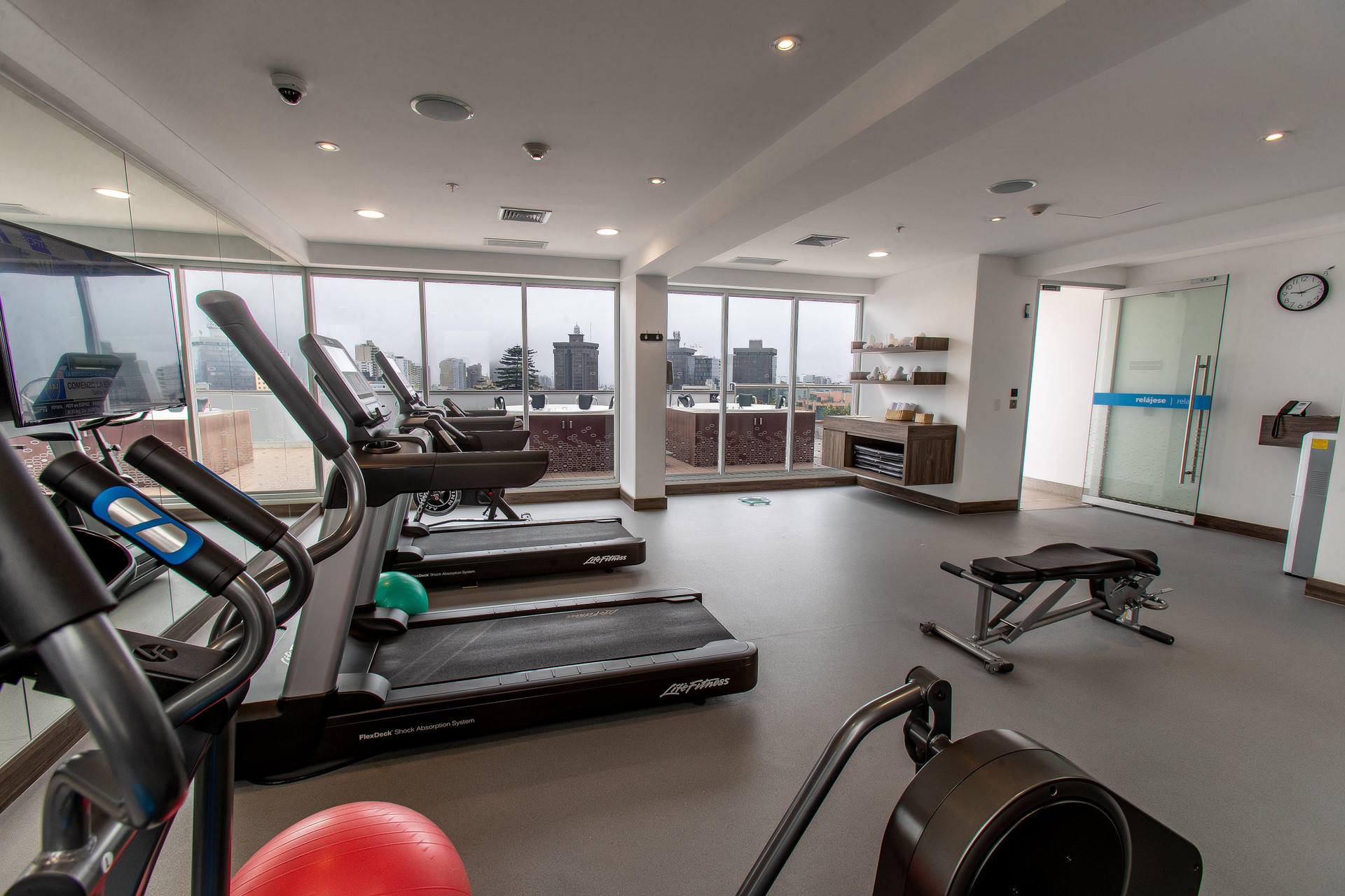 Gimnasio Hampton by Hilton Lima San Isidro