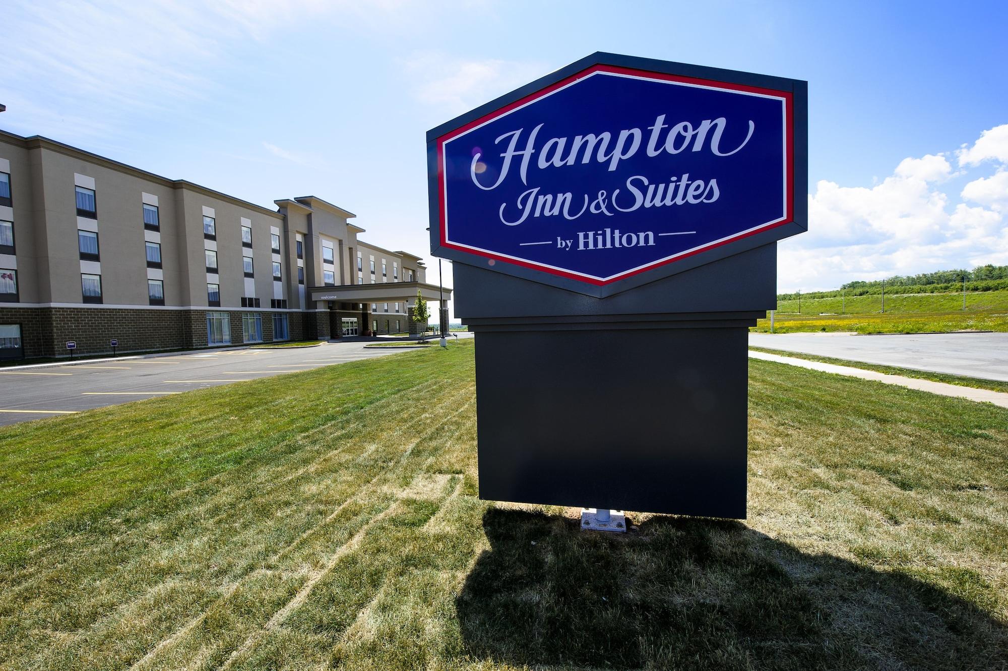 Vista Exterior Hampton Inn & Suites by Hilton Truro