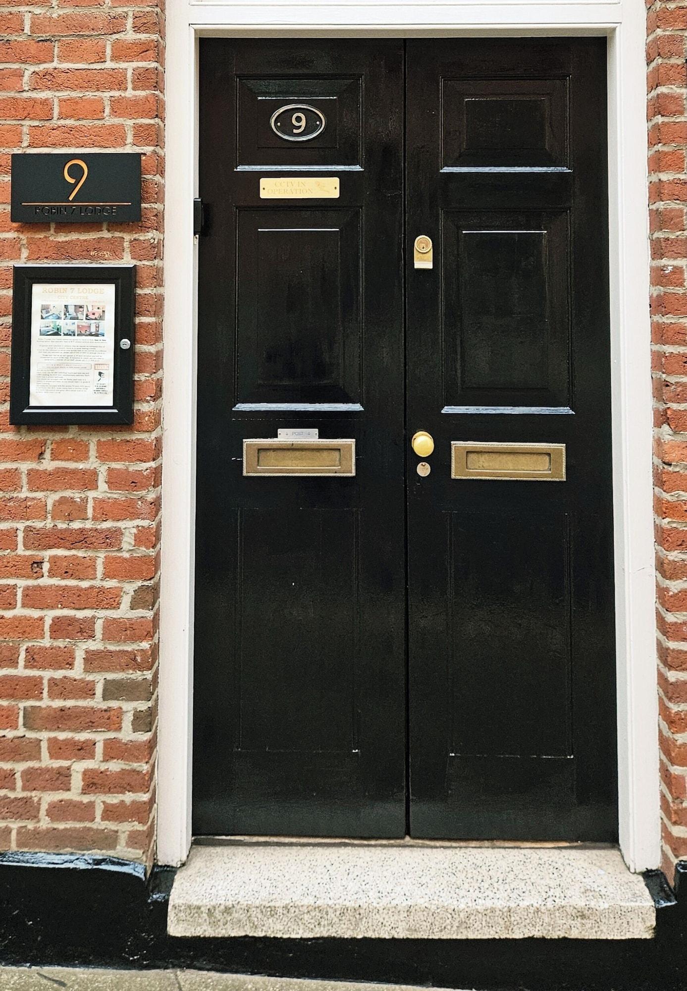 Vista Exterior Robin 7 Lodge City Centre