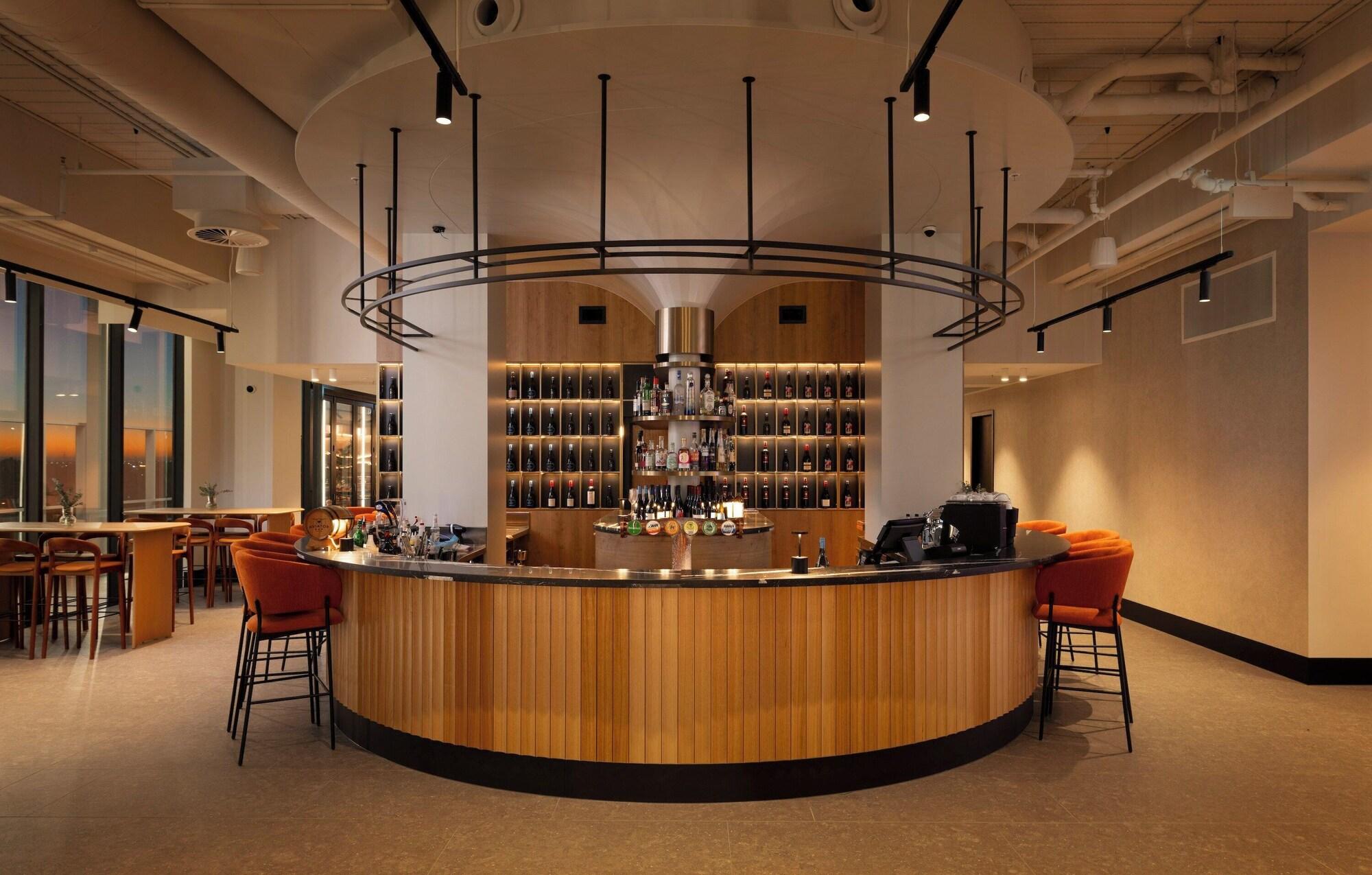 Bar/Salón Crowne Plaza Adelaide Mawson Lakes by IHG