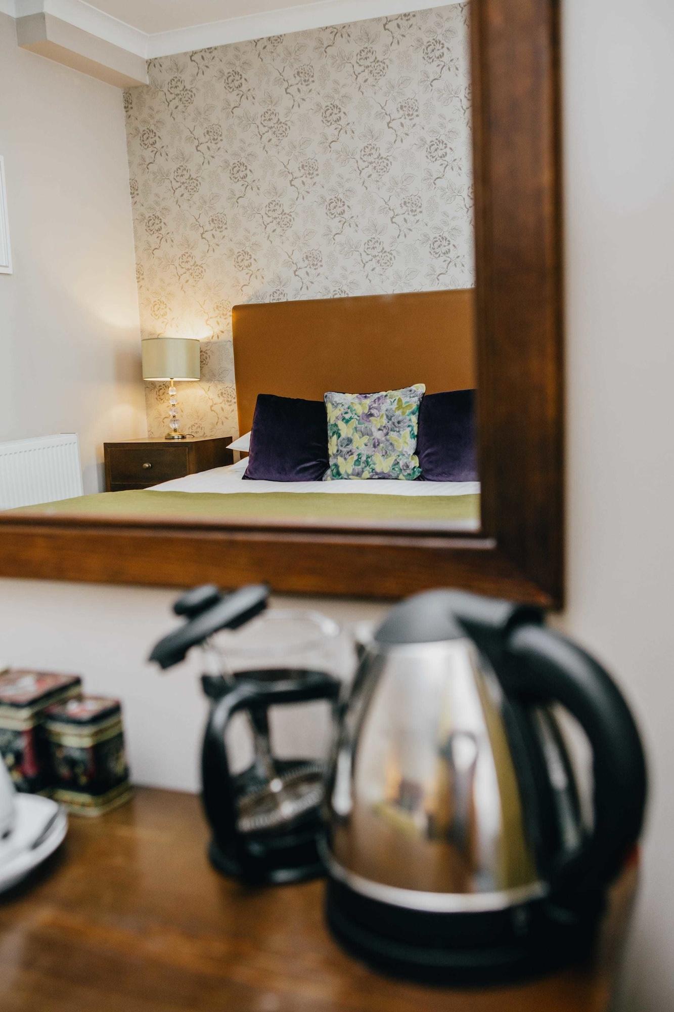 Set de Habitación The Sun Hotel & Bar