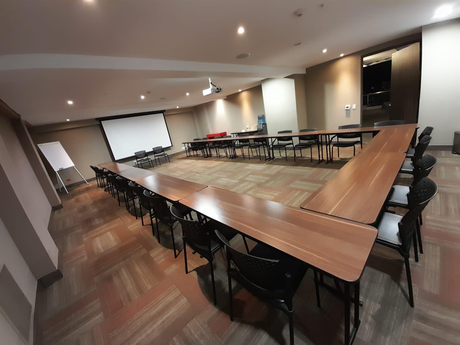 Sala de Reuniones Hampton by Hilton Lima San Isidro