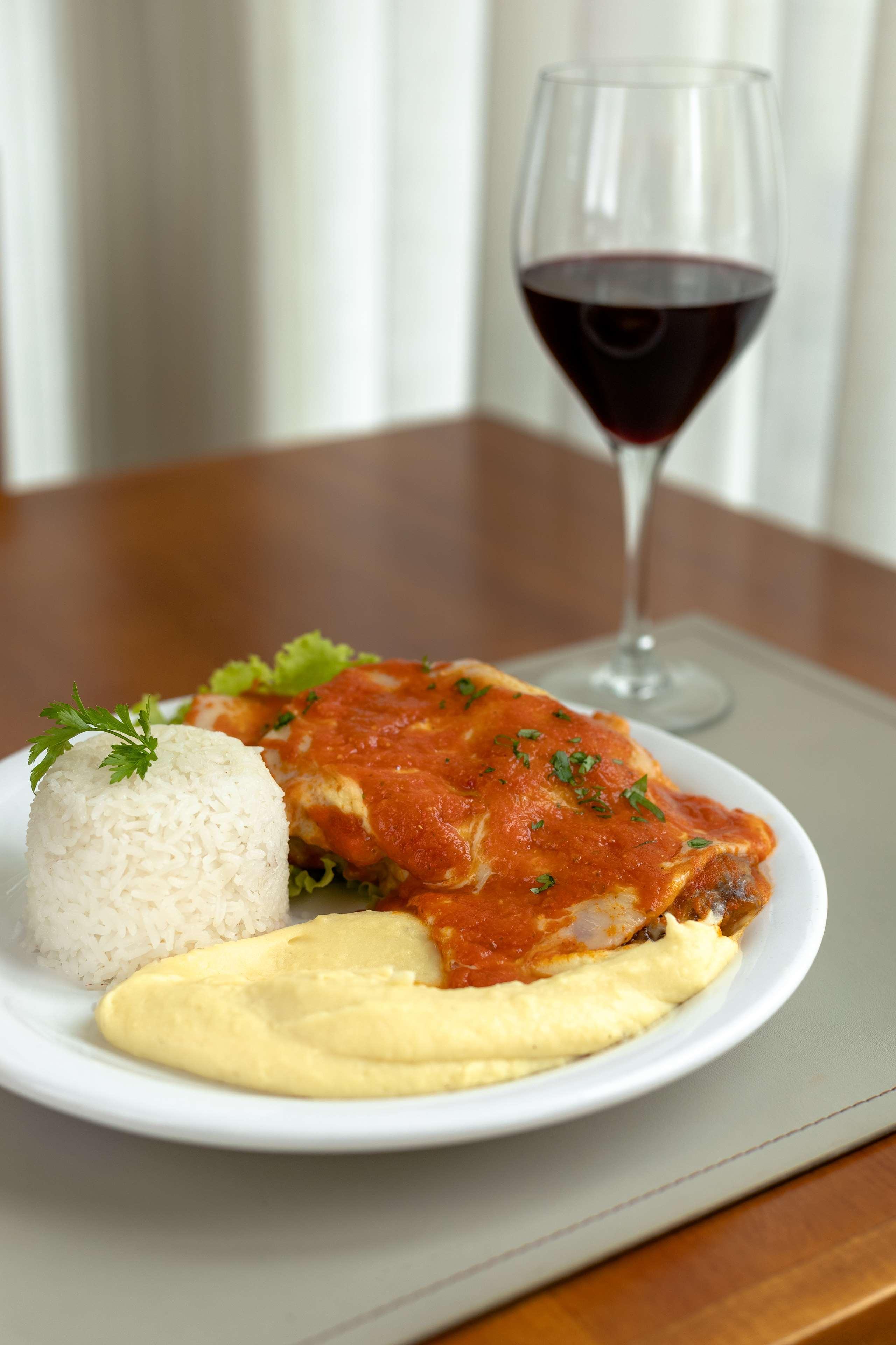 Restaurant Tulip Inn Vila Velha