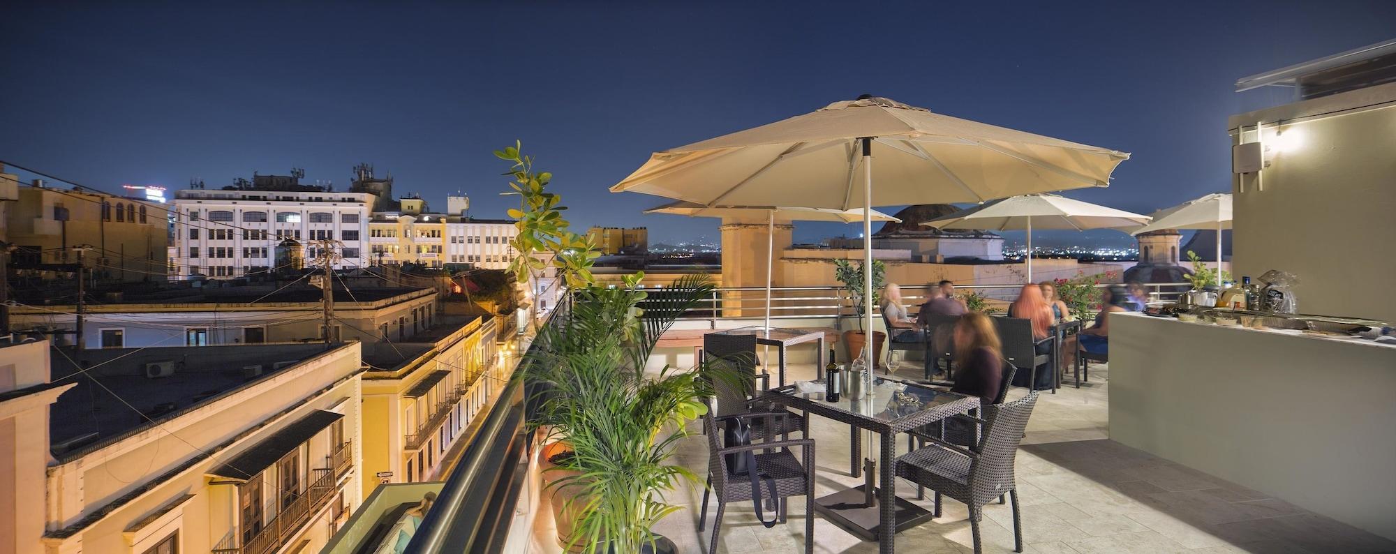 Varios Decanter Hotel