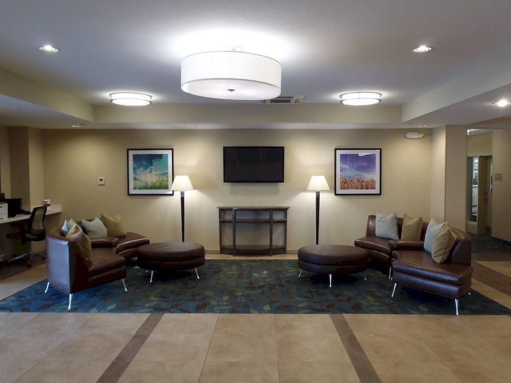 Vista Lobby Candlewood Suites College Station At University