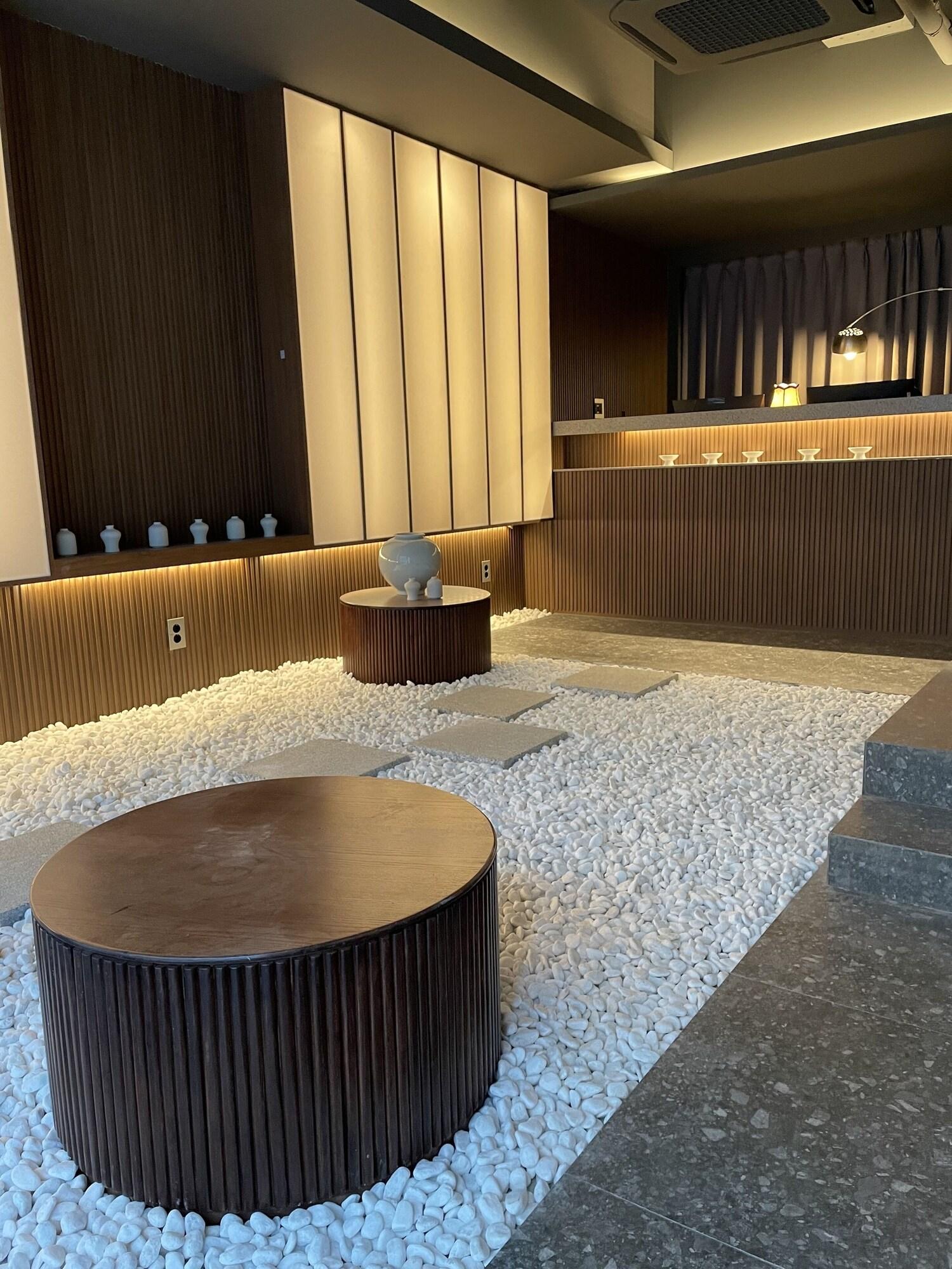 Vista Lobby UH Suite The Myeongdong