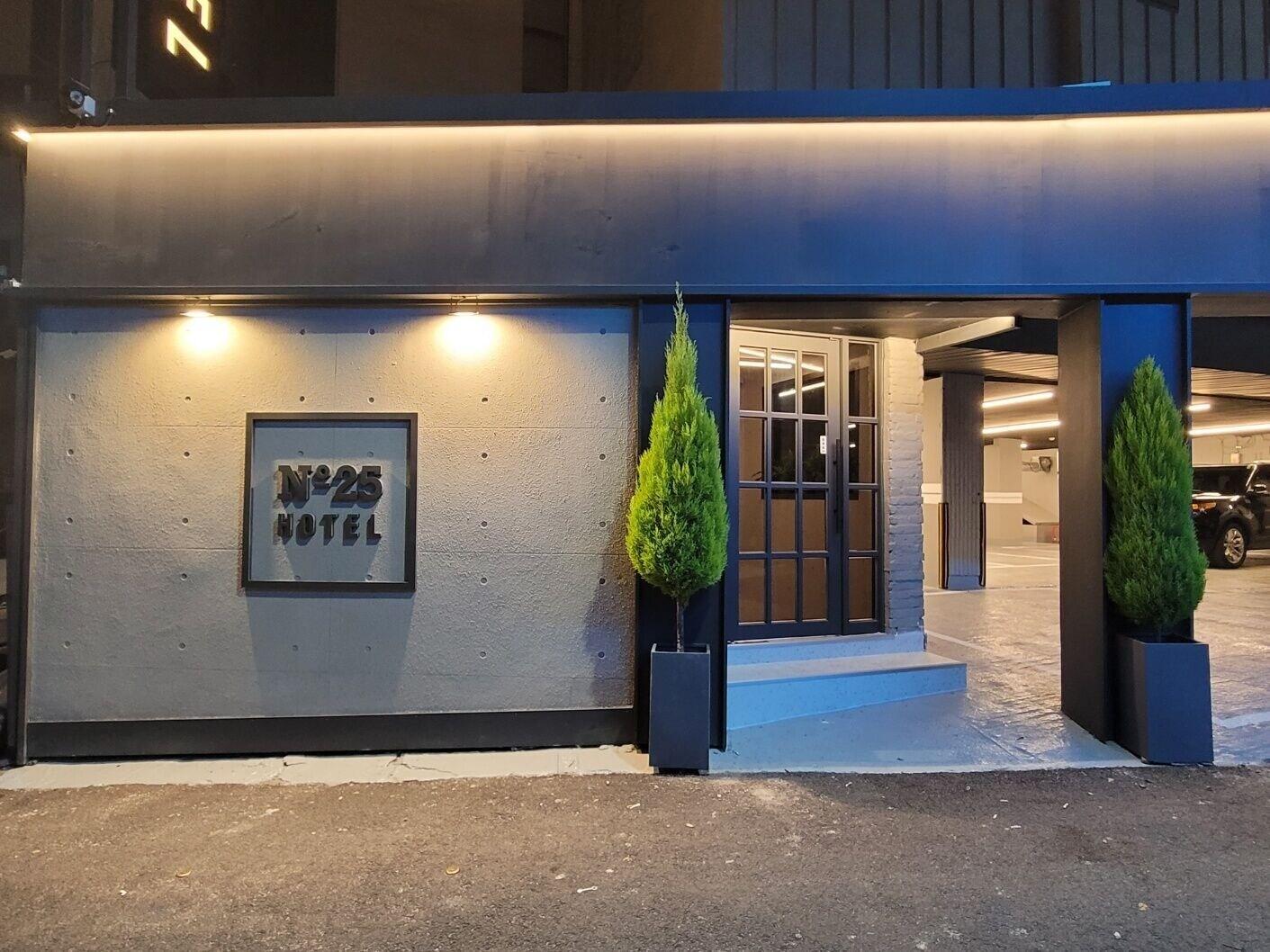 Vista Exterior NO.25 Hotel Dongam