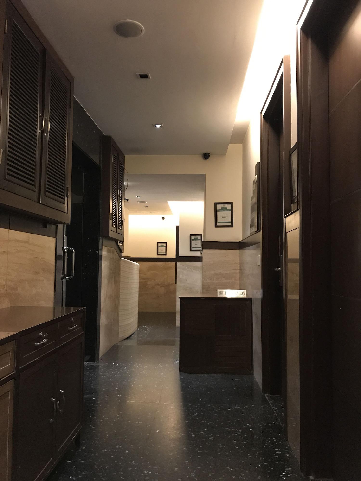 Varios Metropolis Tourist Home