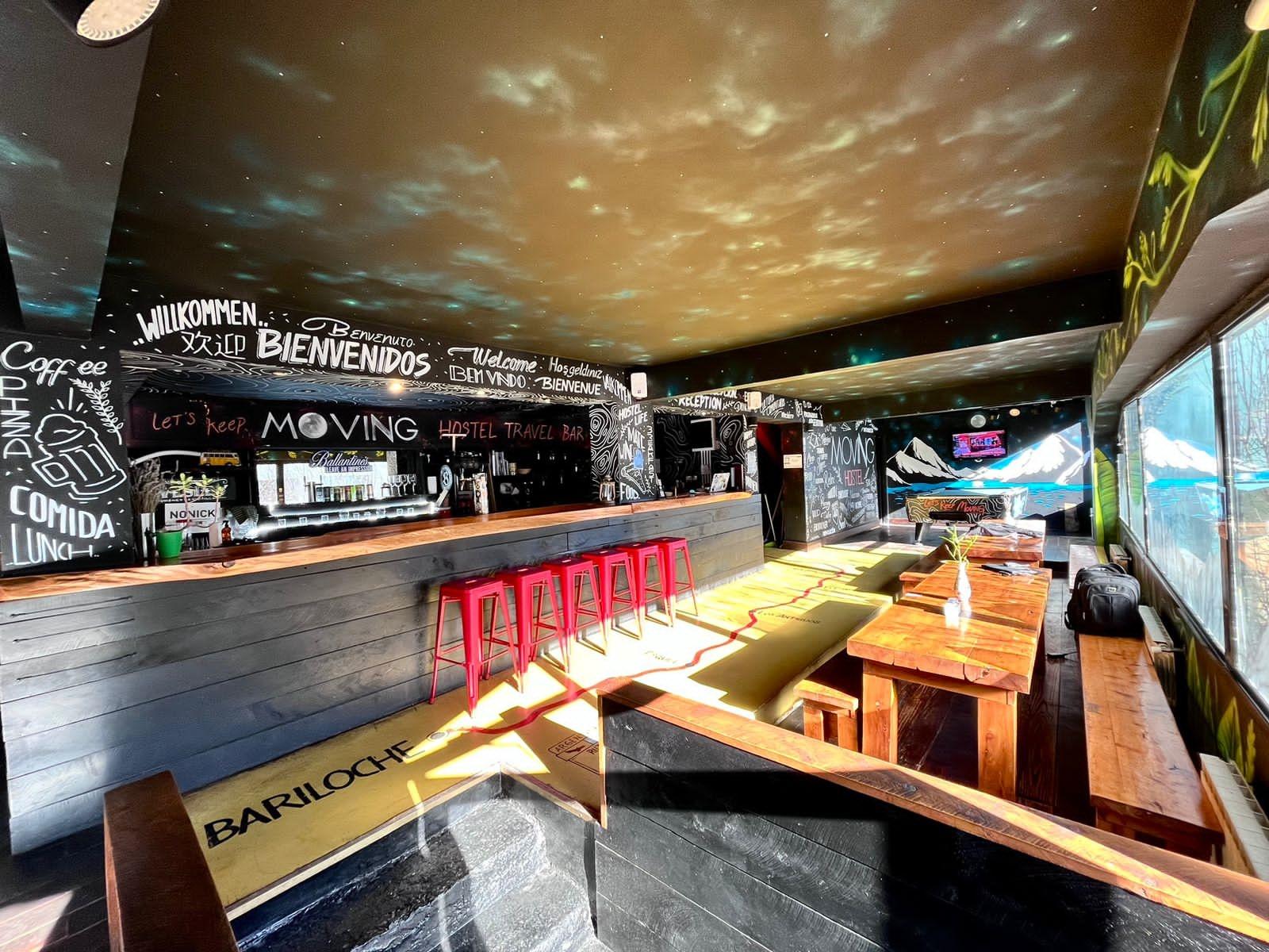 Vista Lobby Moving Hostel Travel Bar