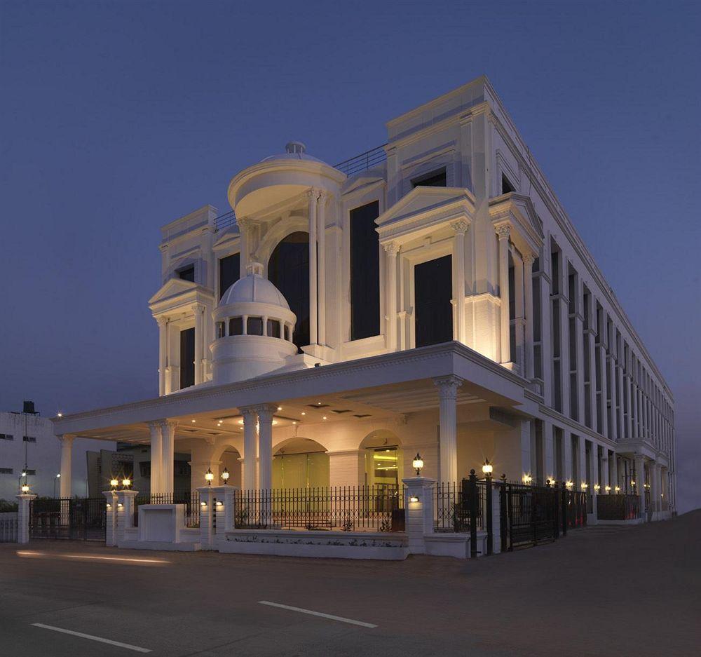 Vista Exterior Royal Orchid Central Hotel