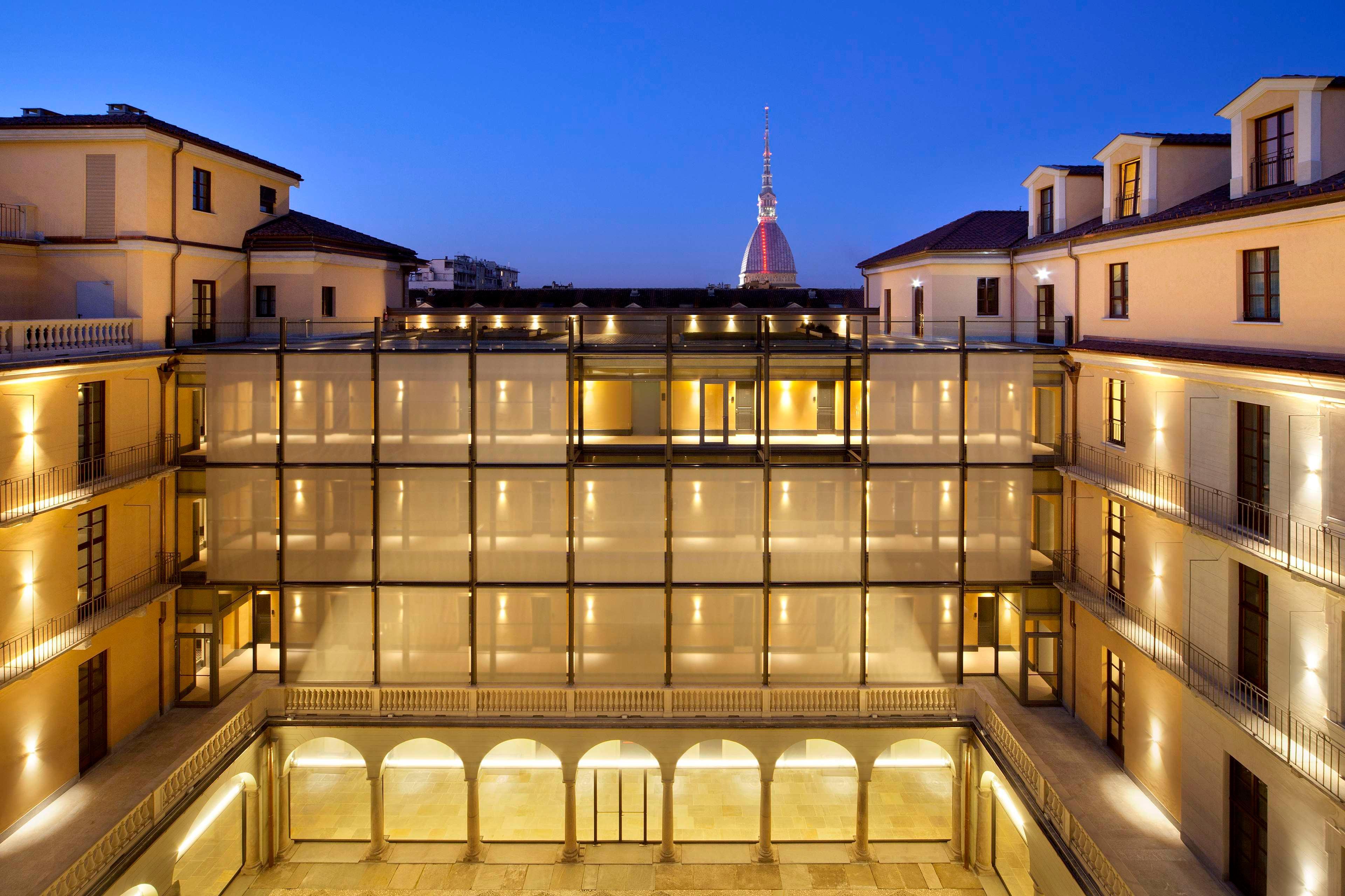 Vista Exterior NH Collection Torino Piazza Carlina