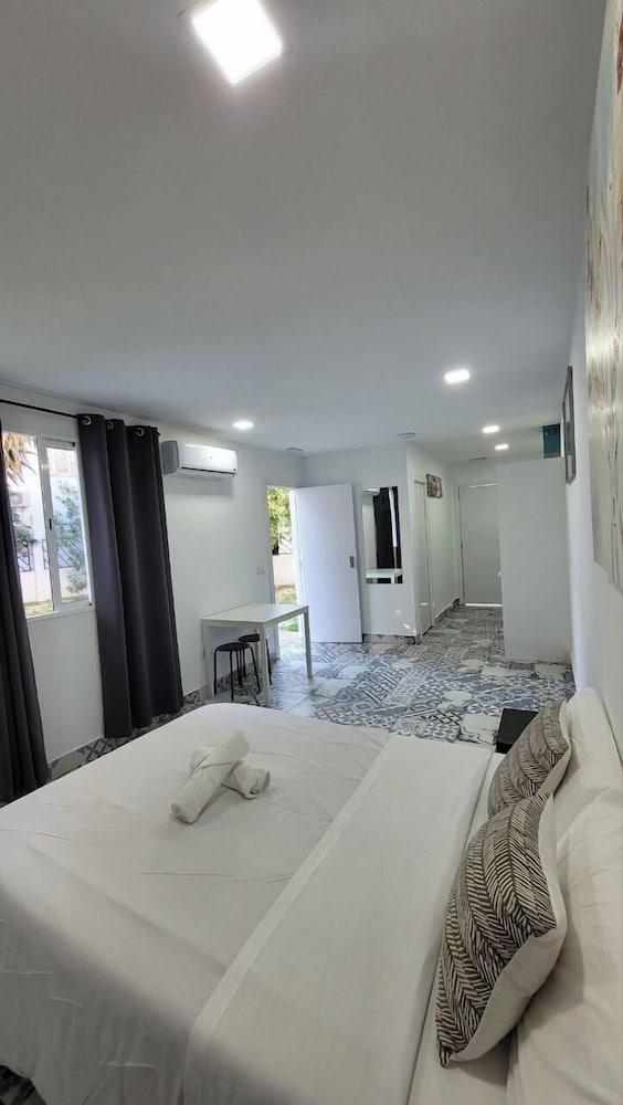 Varios AYZ Silvela - Auto check-in property
