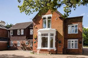 Alojamiento - The Emsworth Hotel