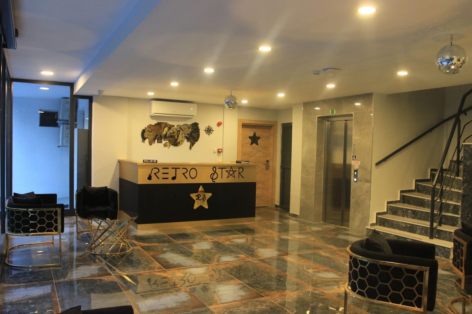 Vista Lobby Retro Star Suites