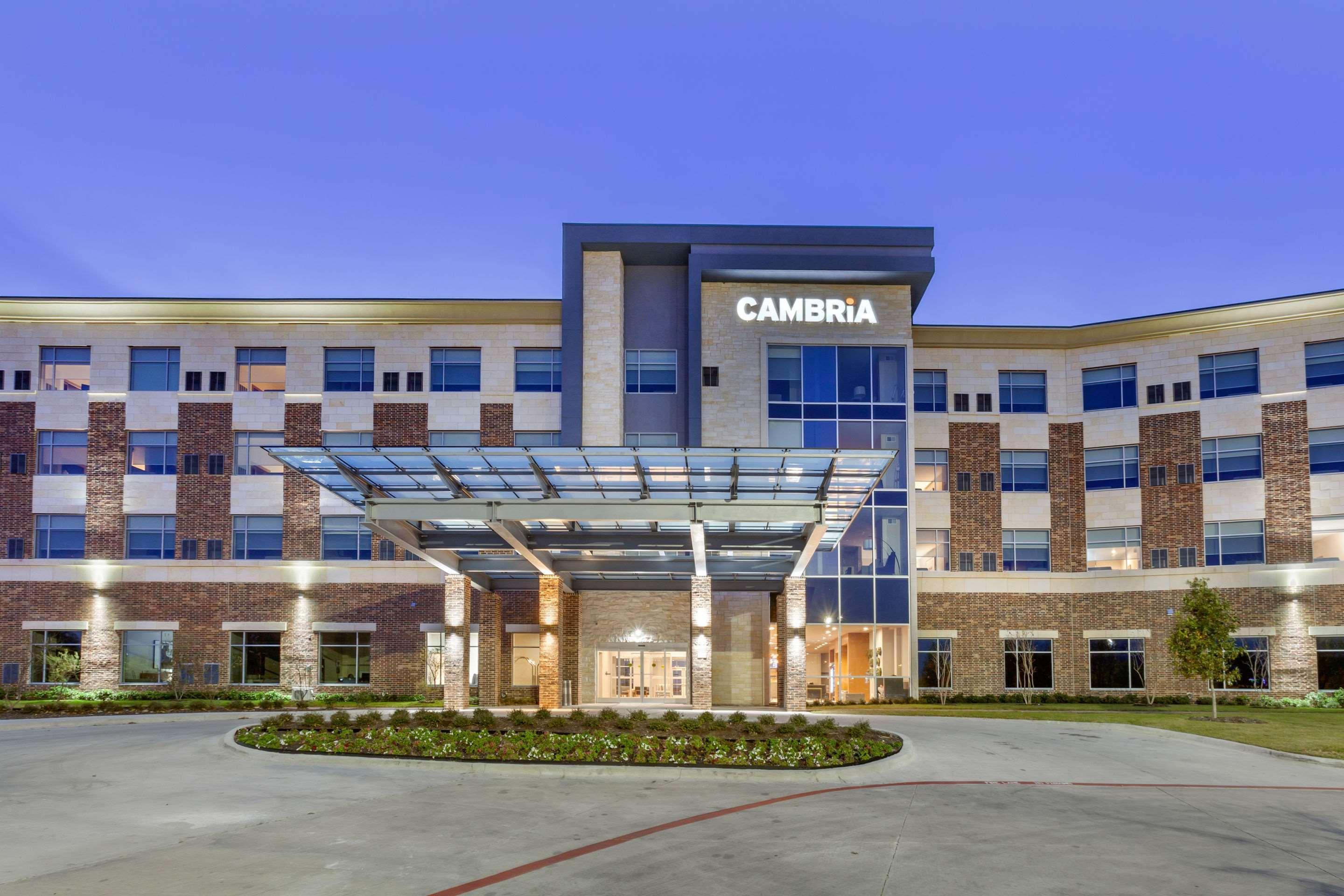 Vista Exterior Cambria Hotel Richardson - Dallas