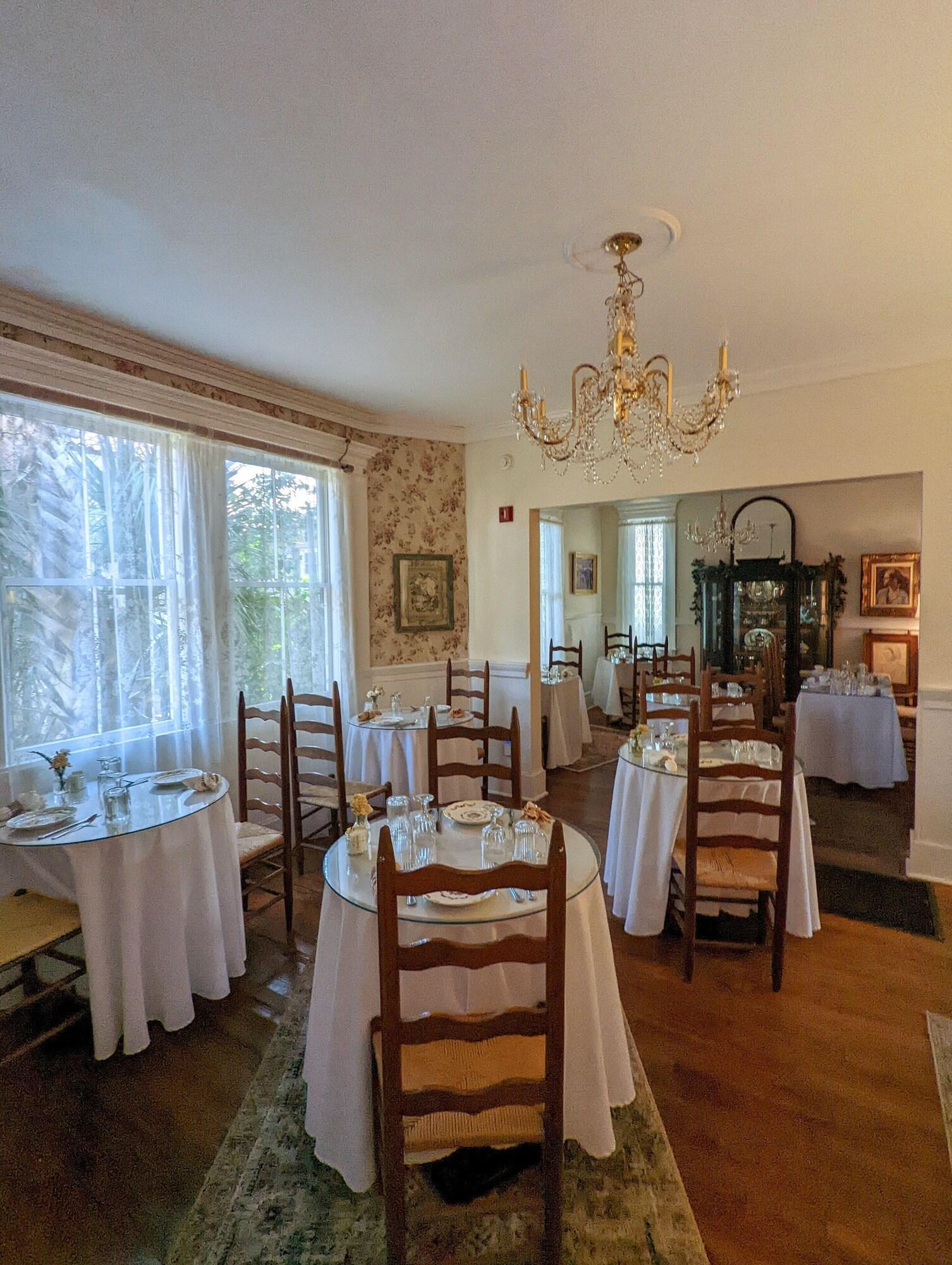 Restaurant Old Powder House Inn