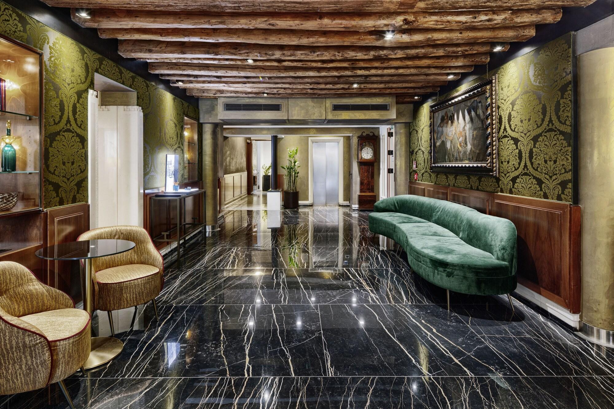 Varios Hotel Bisanzio