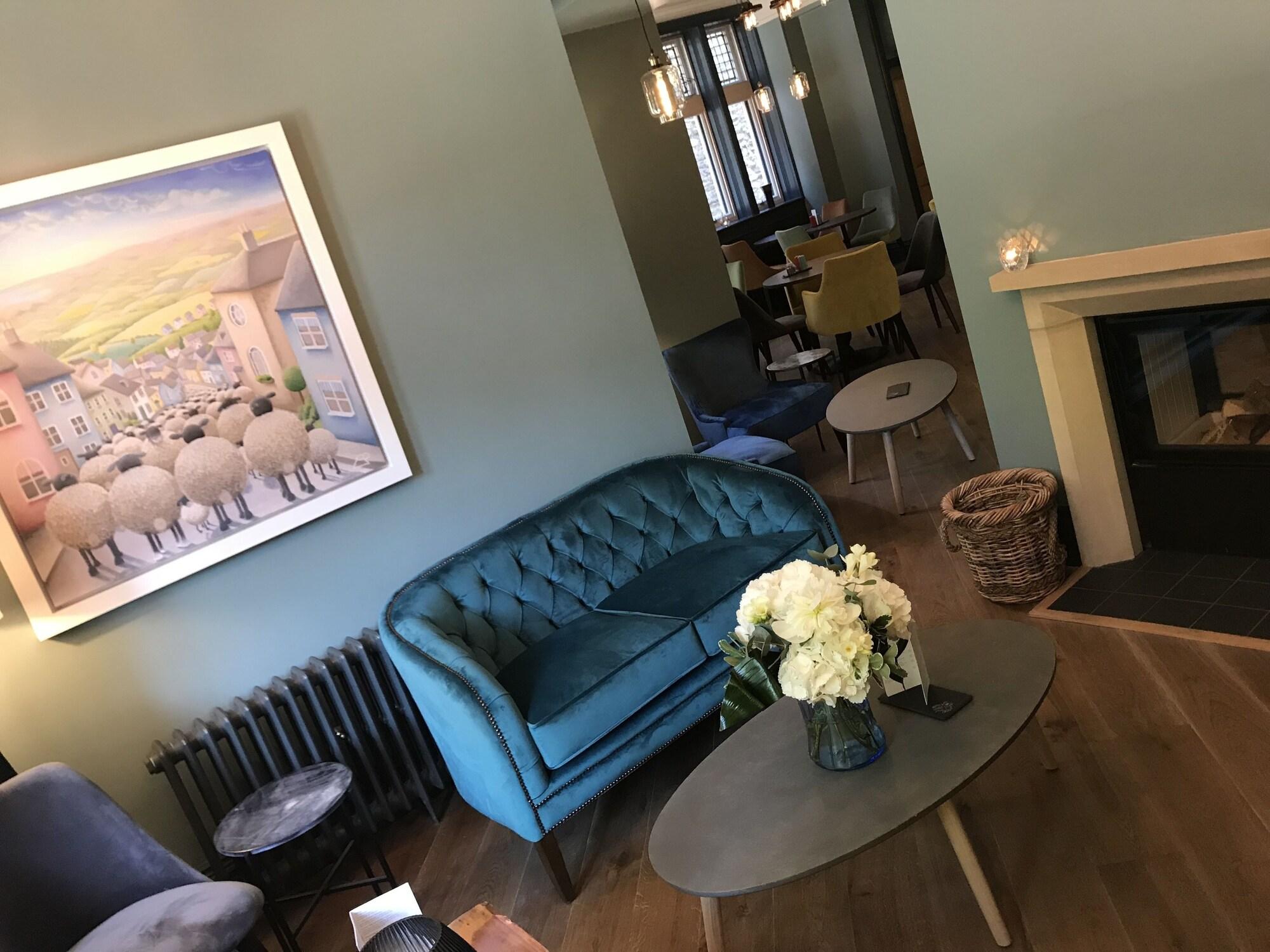 Vista Lobby The Fleece Hotel