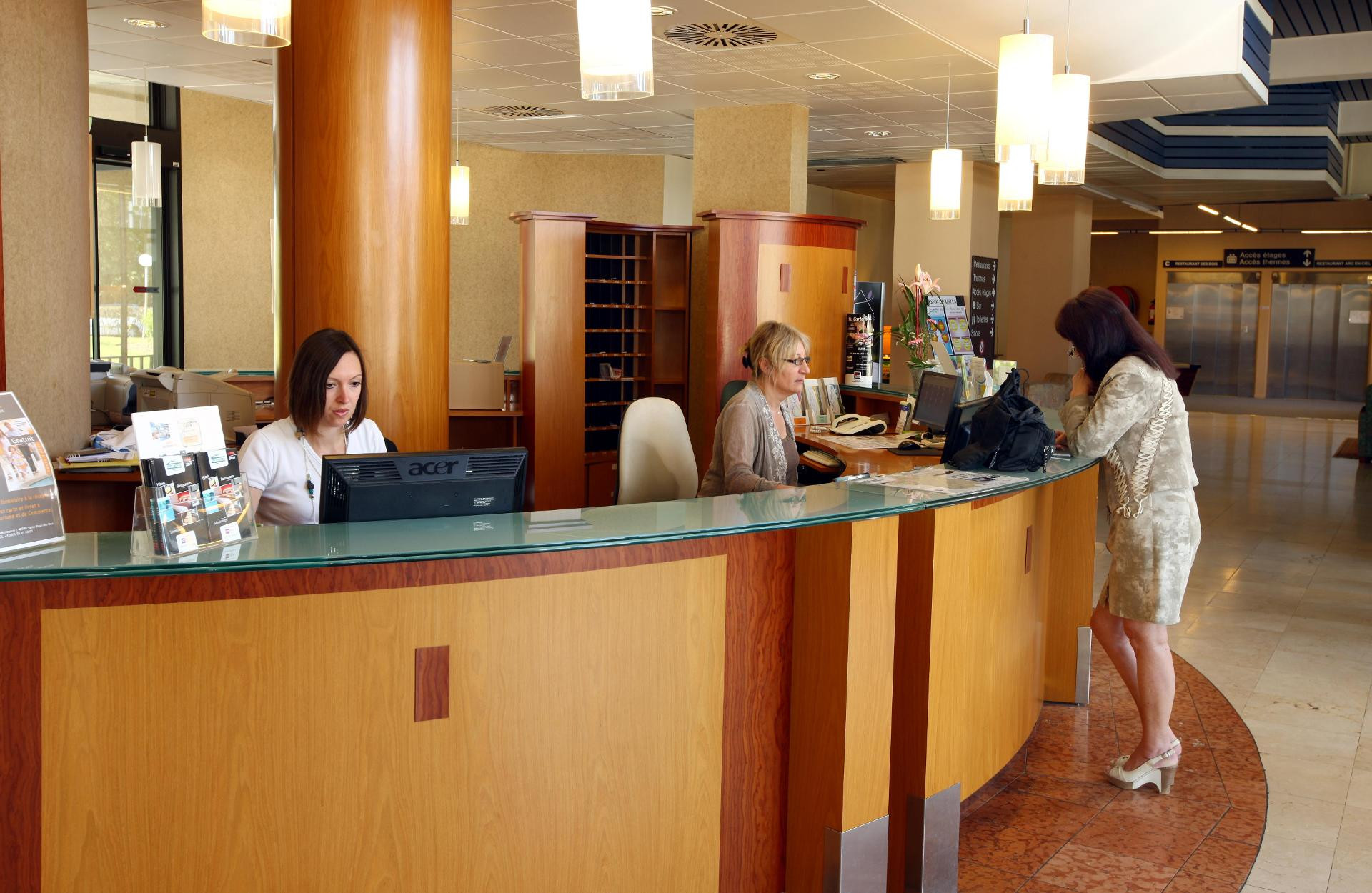 Vista Lobby Brit Hotel Du Lac St Paul Les Dax