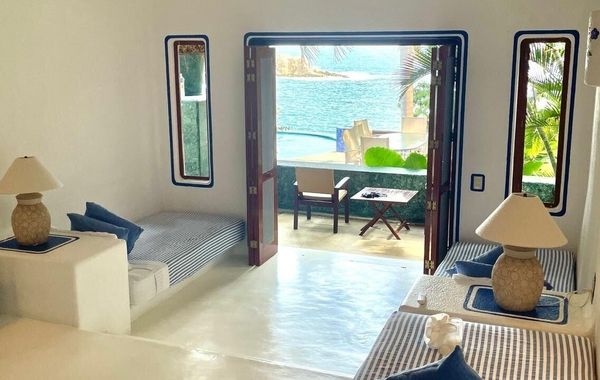 Exclusive Villa with Private Beach and Beautiful  Views to the Pacific Ocean