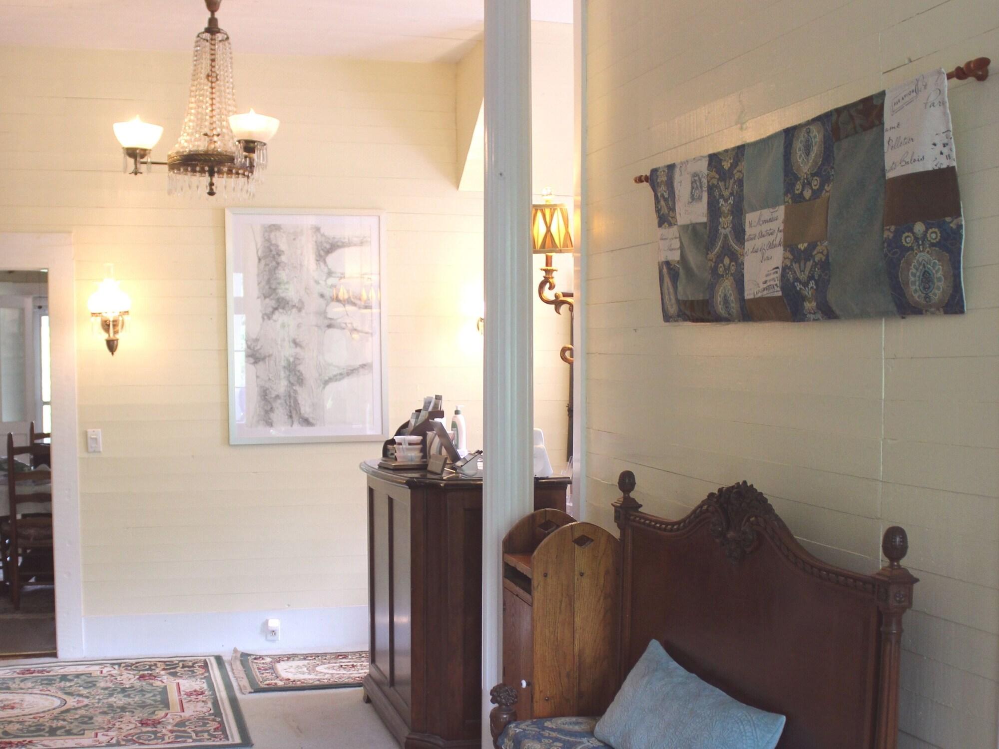 Vista Lobby The Sautee Inn Bed & Breakfast