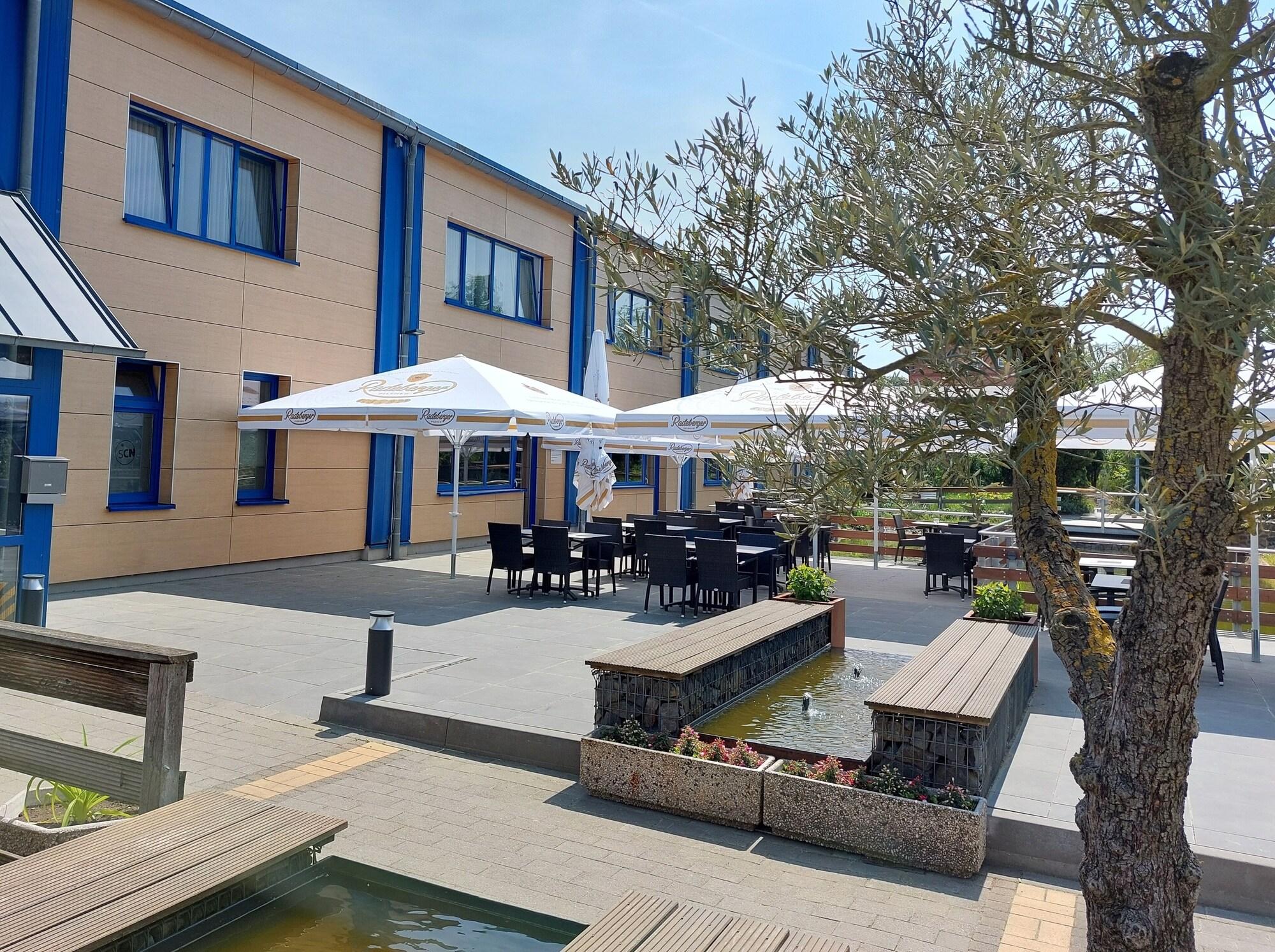 Vista Exterior Sporthotel Neuruppin