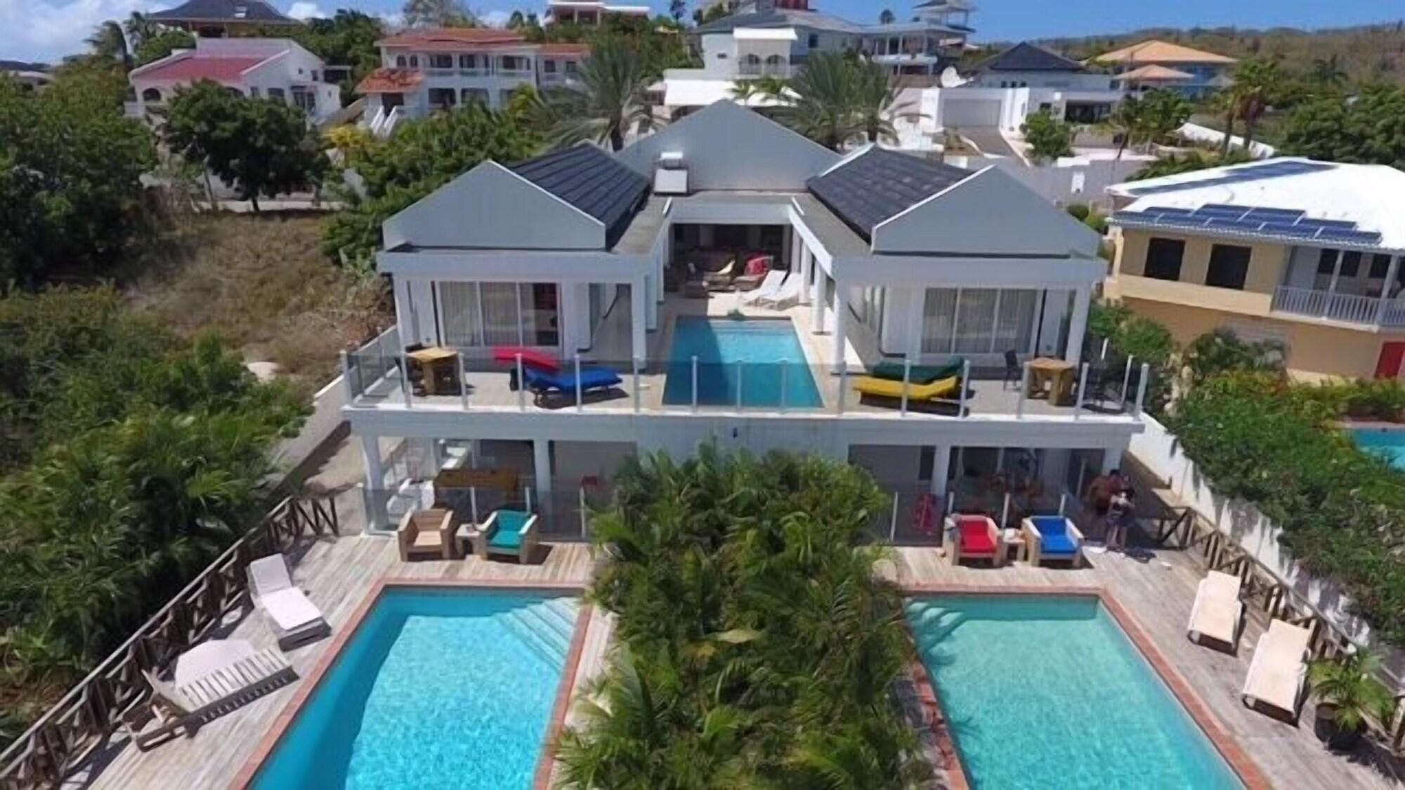 Varios Sun Sea Sleep Apartments