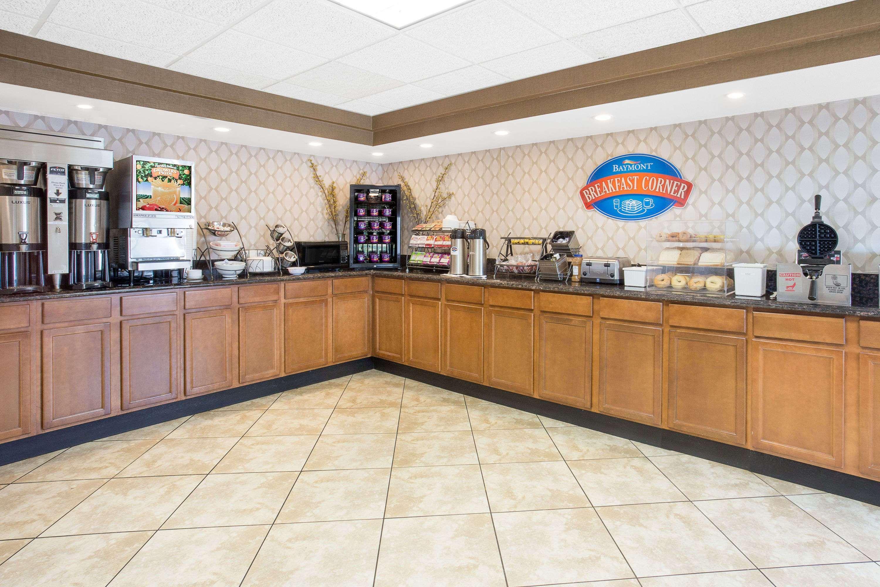 Restaurant Baymont by Wyndham Janesville