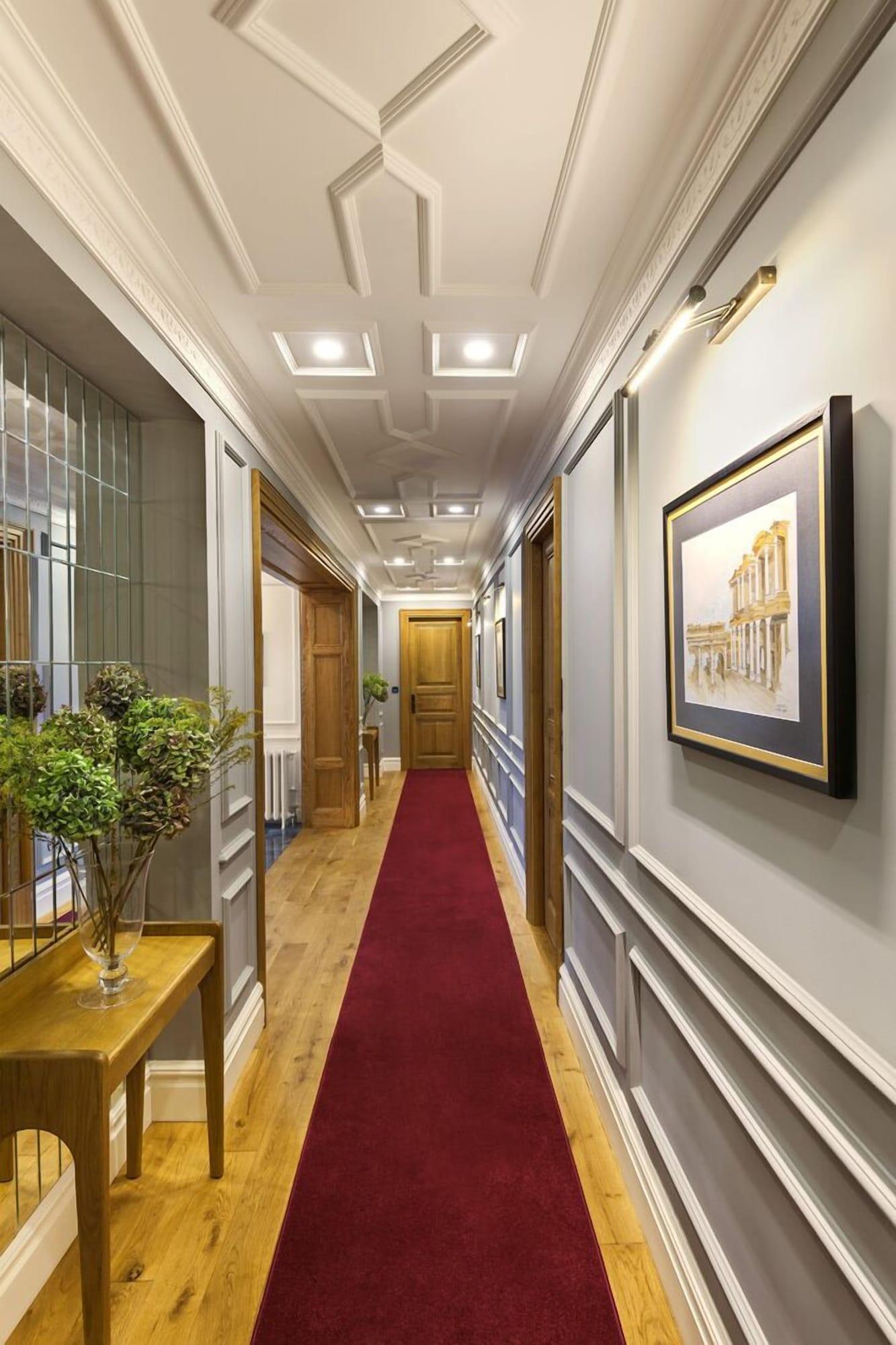 Varios New Bosphorus Hotel