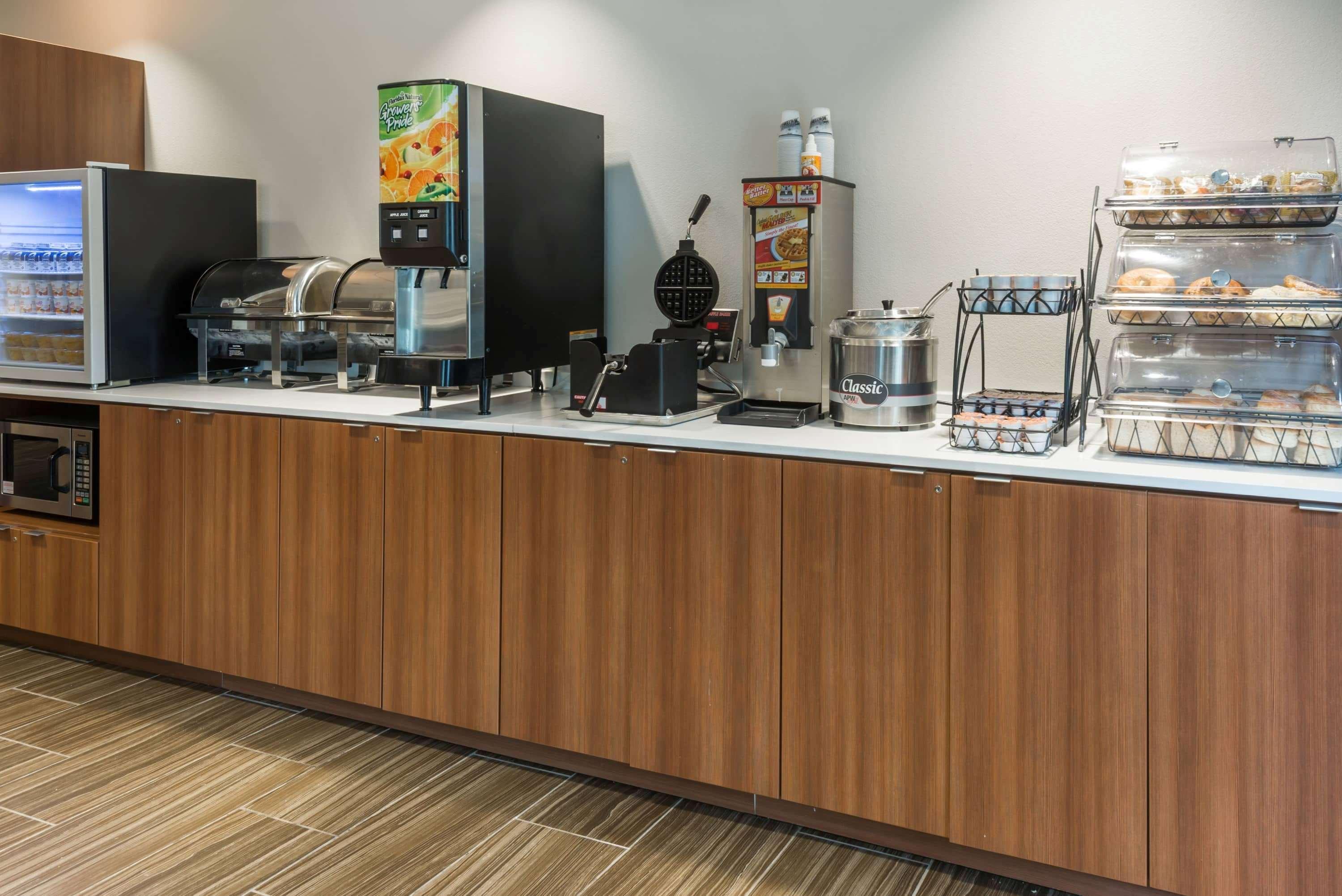 Restaurant Microtel Inn & Suites By Wyndham Altoona