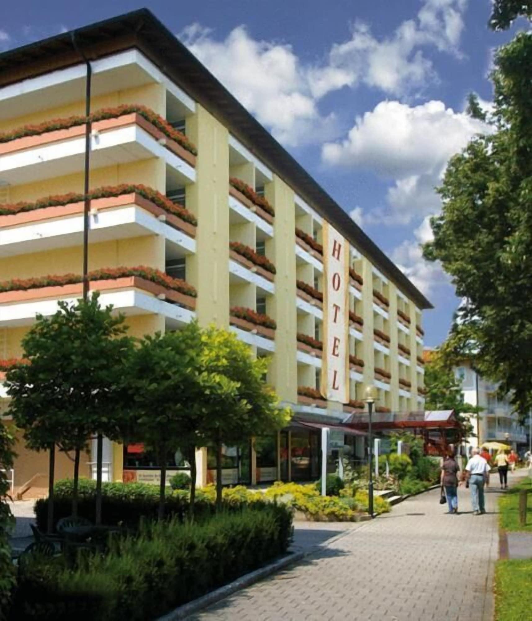 Vista Exterior Kurhotel Panland