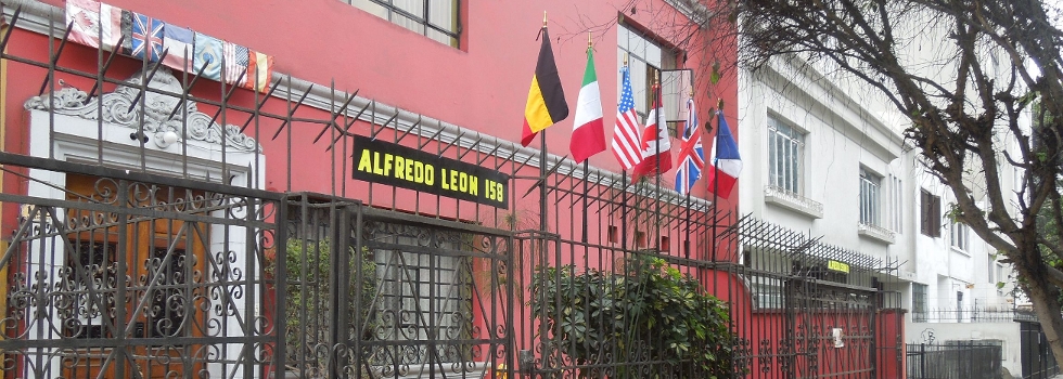 Vista Exterior Explorer's House