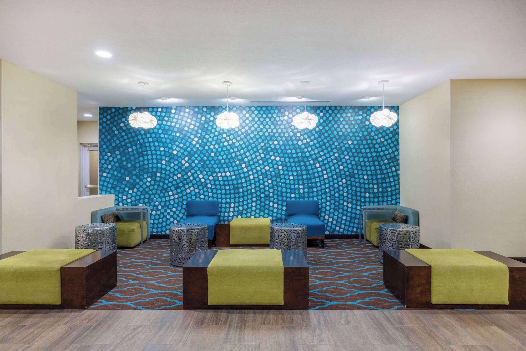 Vista Lobby La Quinta Inn & Suites by Wyndham Artesia