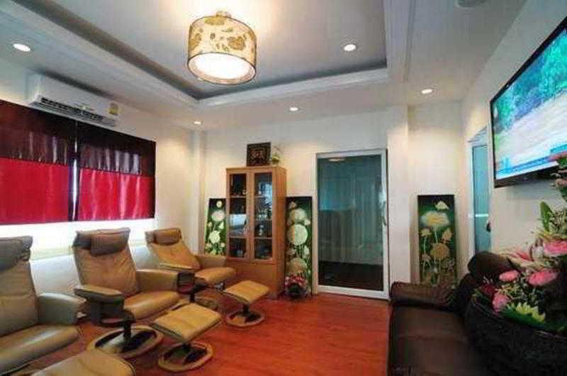 Instalaciones Recreativas Gusto Hotel Pratunam