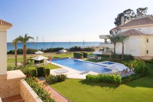 Alquiler Vacacional - 214 Luxury Apartments-Estepona, 2 B'room, 28c All Year 20m Heated Pool