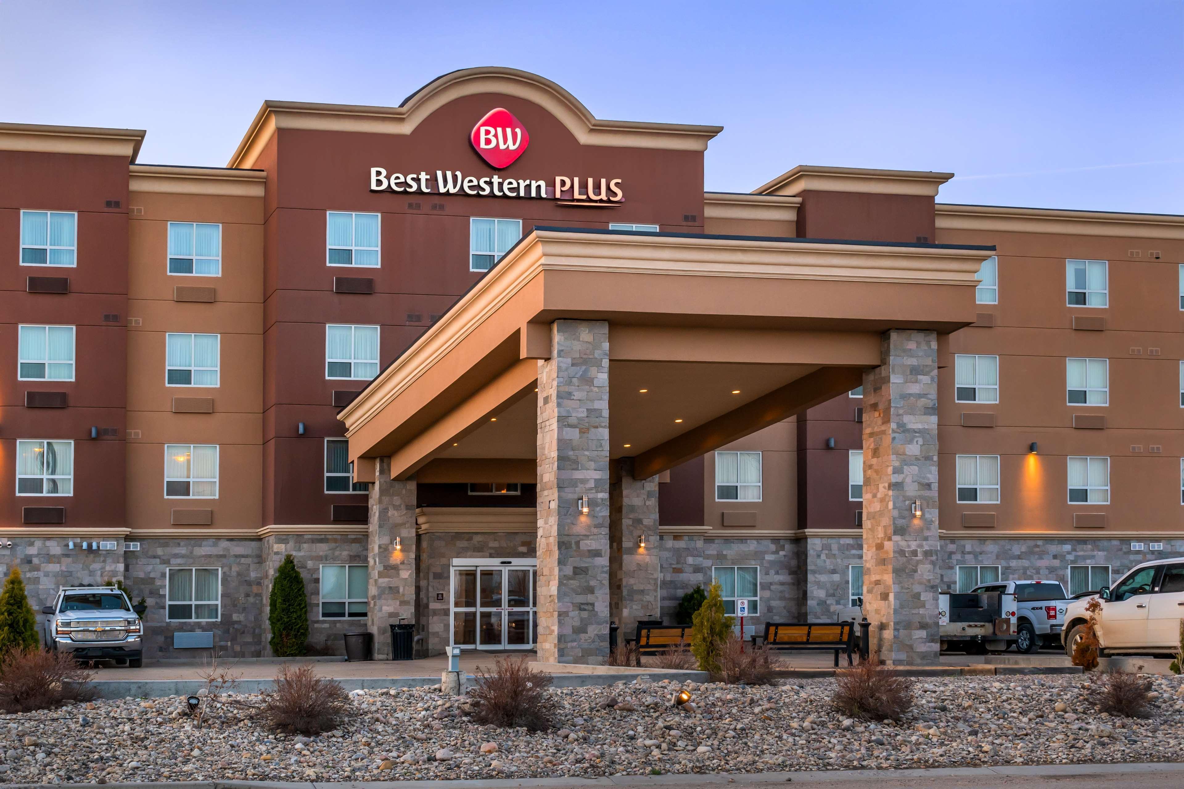 Vista Exterior Best Western Plus Kindersley Hotel
