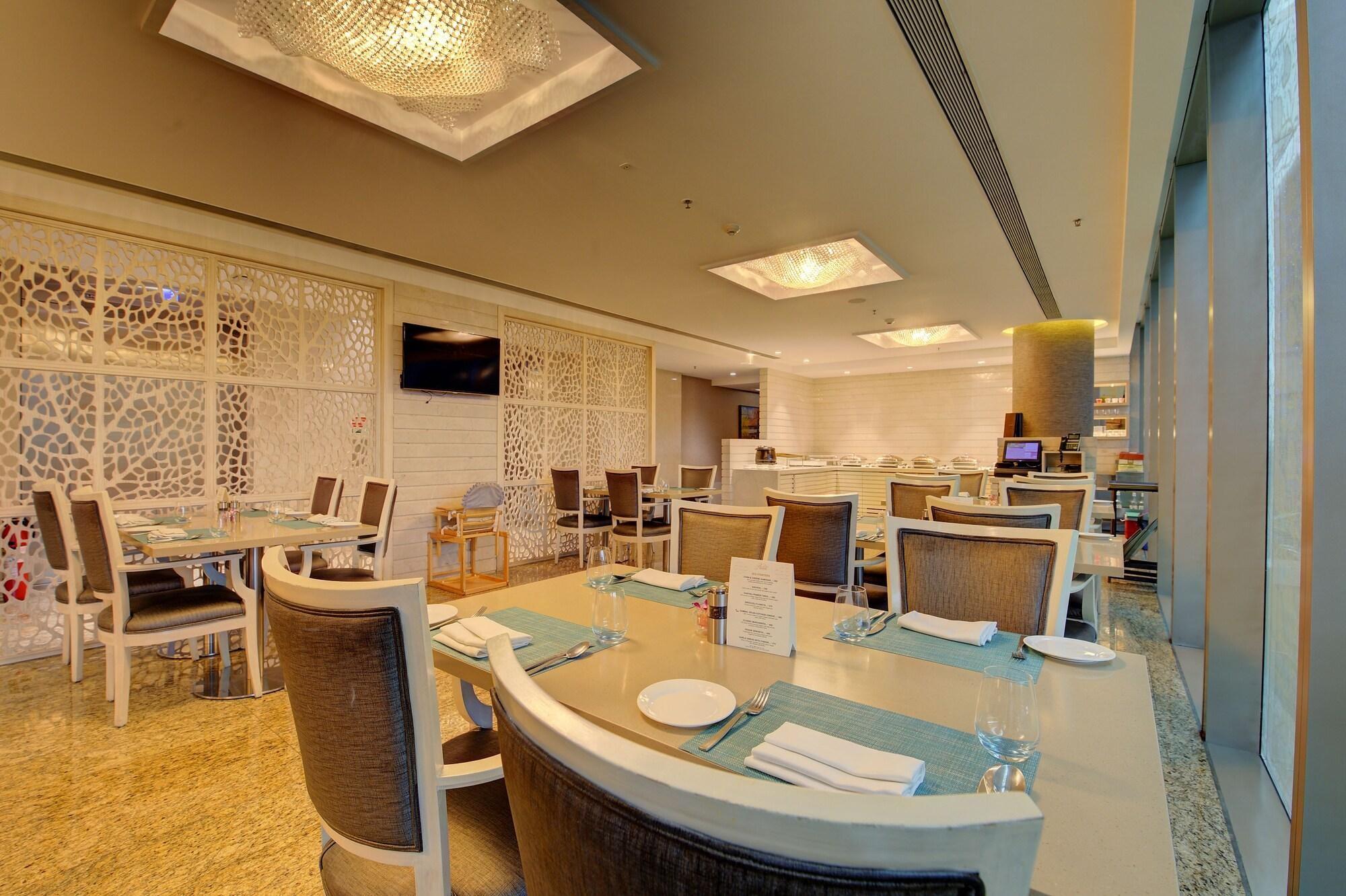 Restaurant Niranta Transit Hotel Mumbai Airport
