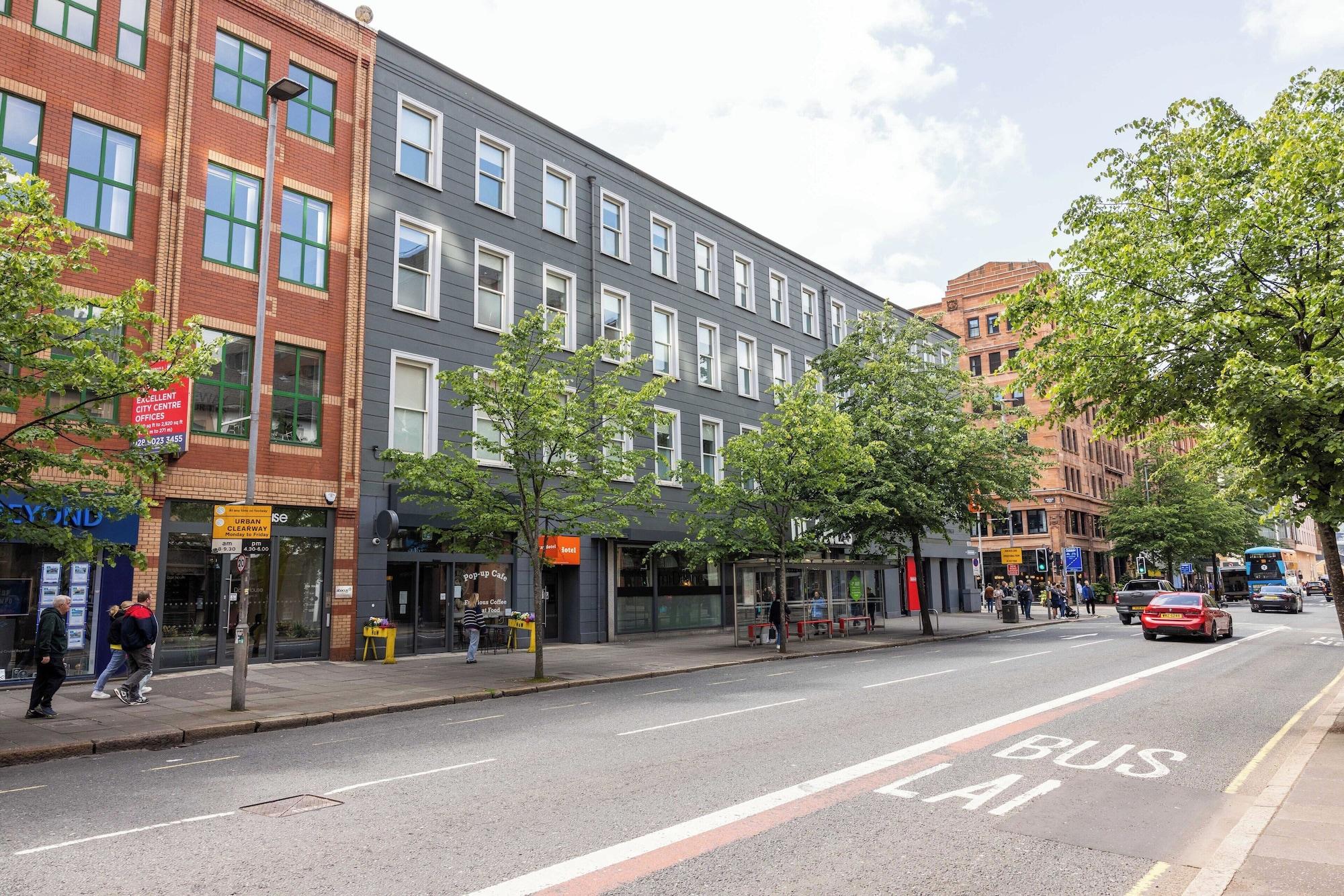 Vista Exterior easyHotel Belfast