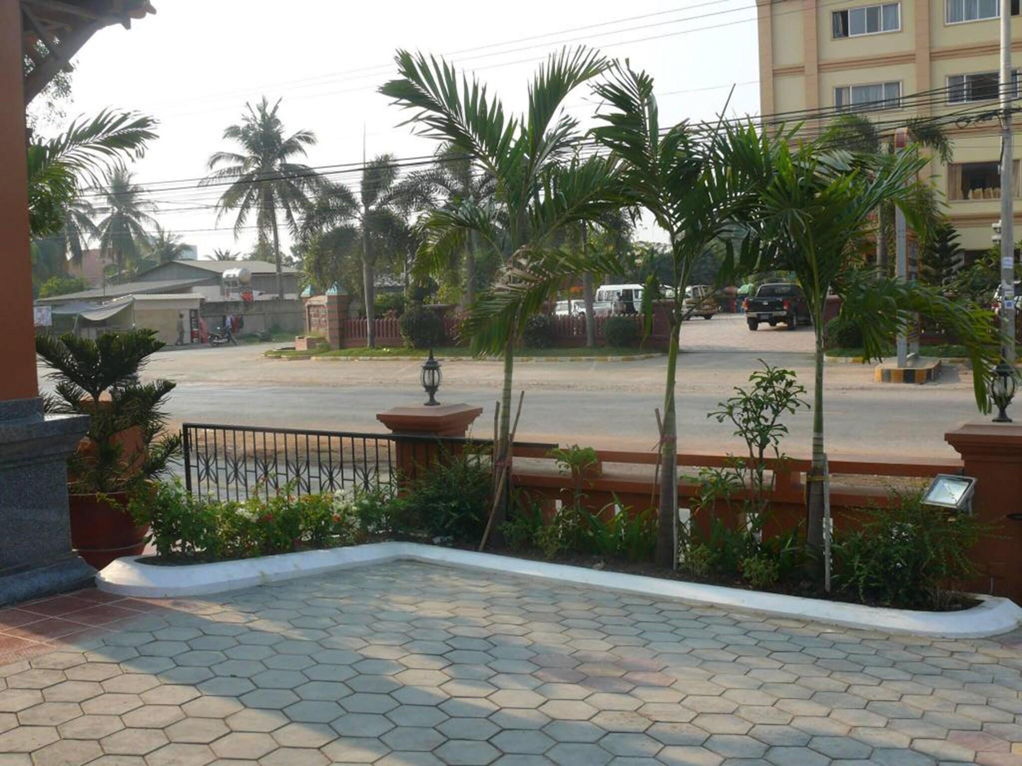 Vista Exterior Emerald BB Battambang Hotel