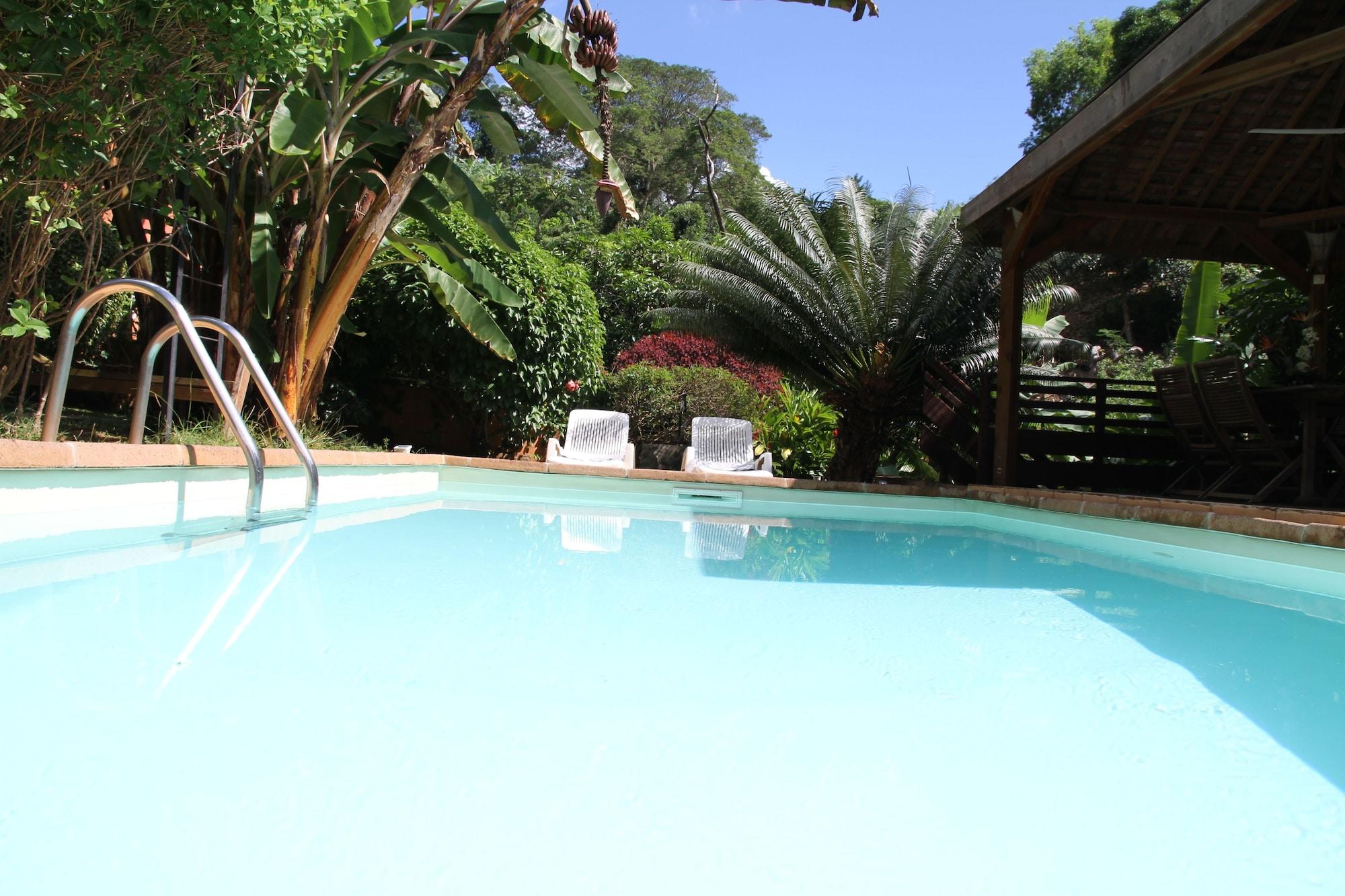 Vista Piscina Villa Maora