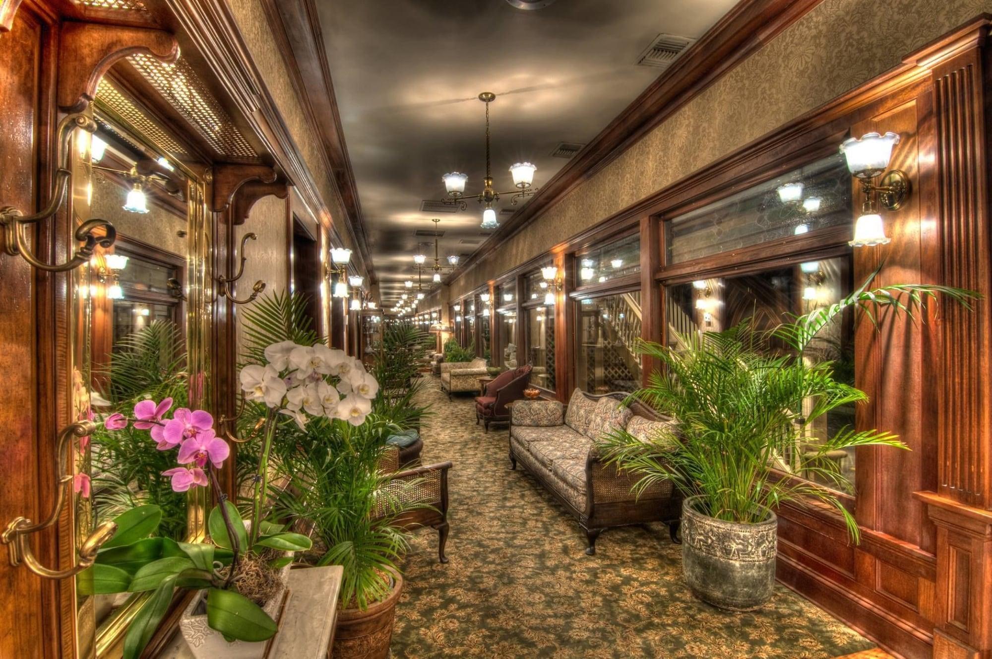 Vista Lobby The General Palmer Hotel