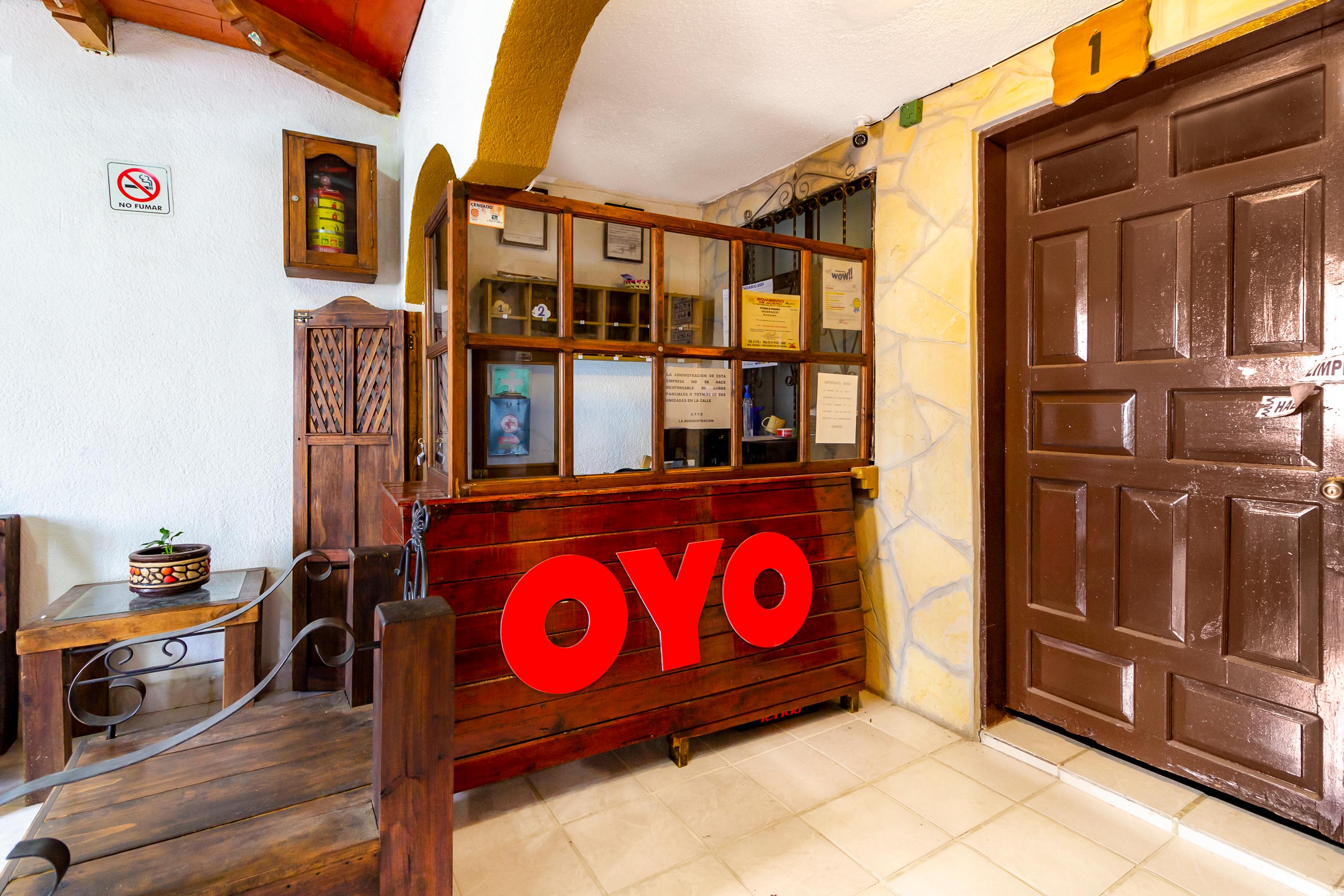 Vista Lobby Capital O OYO Hotel Las Nubes Mercado de Dulces y Artesanías Ámbar, San Cristobal De Las Casas