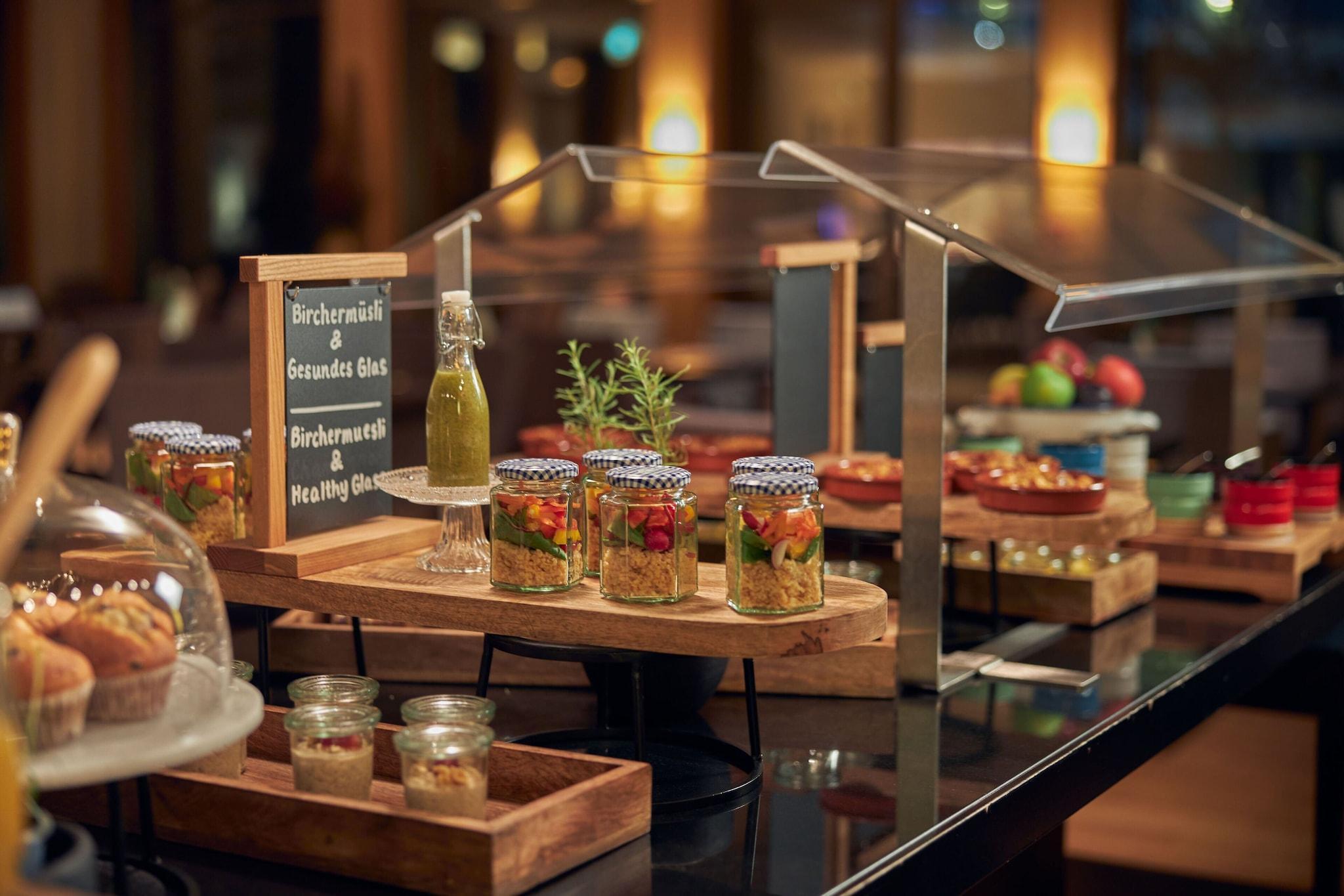 Restaurant Wasserturm Hotel Cologne, Curio Collection by Hilton