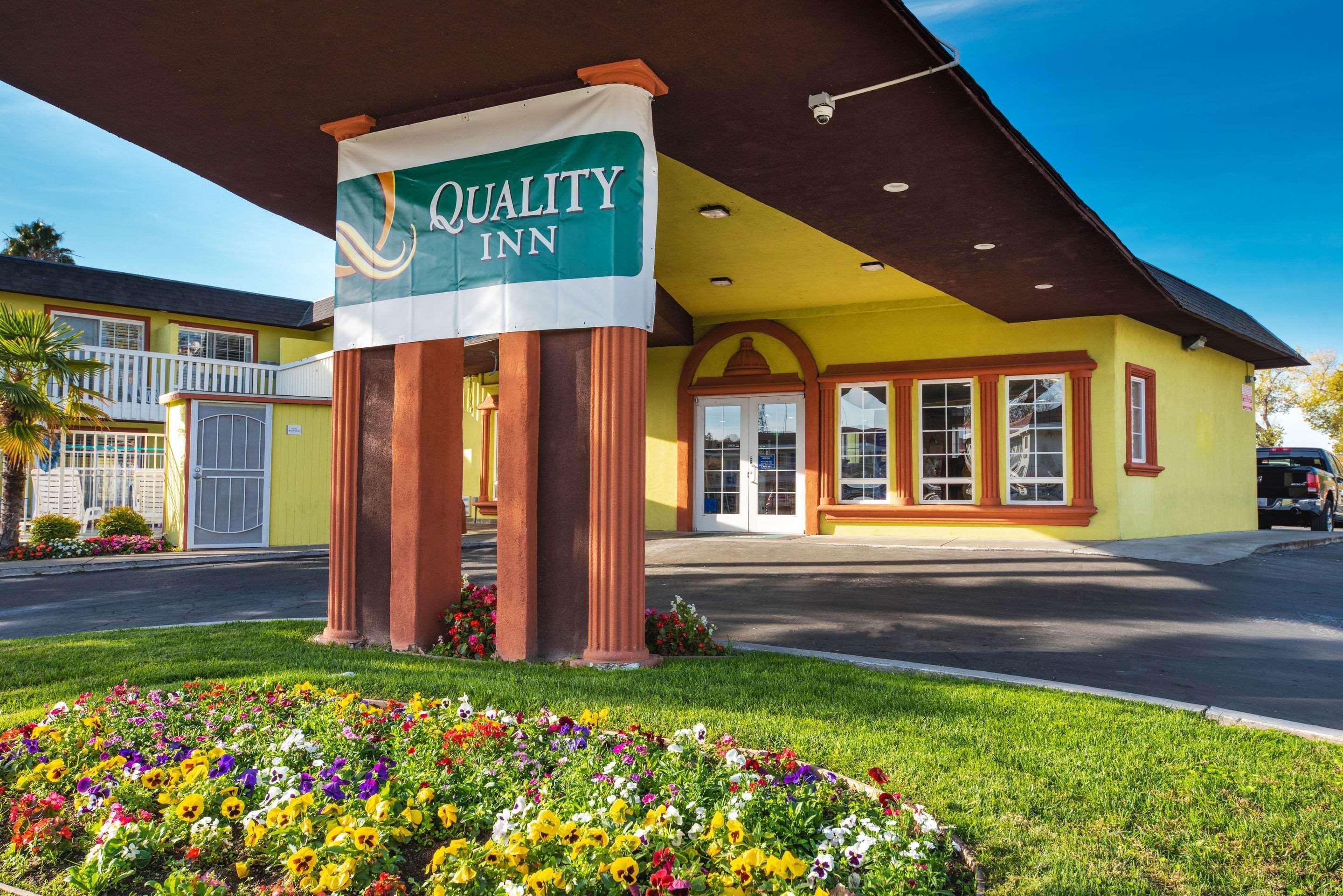 Vista Exterior Quality Inn & Suites Sacramento Downtown Area