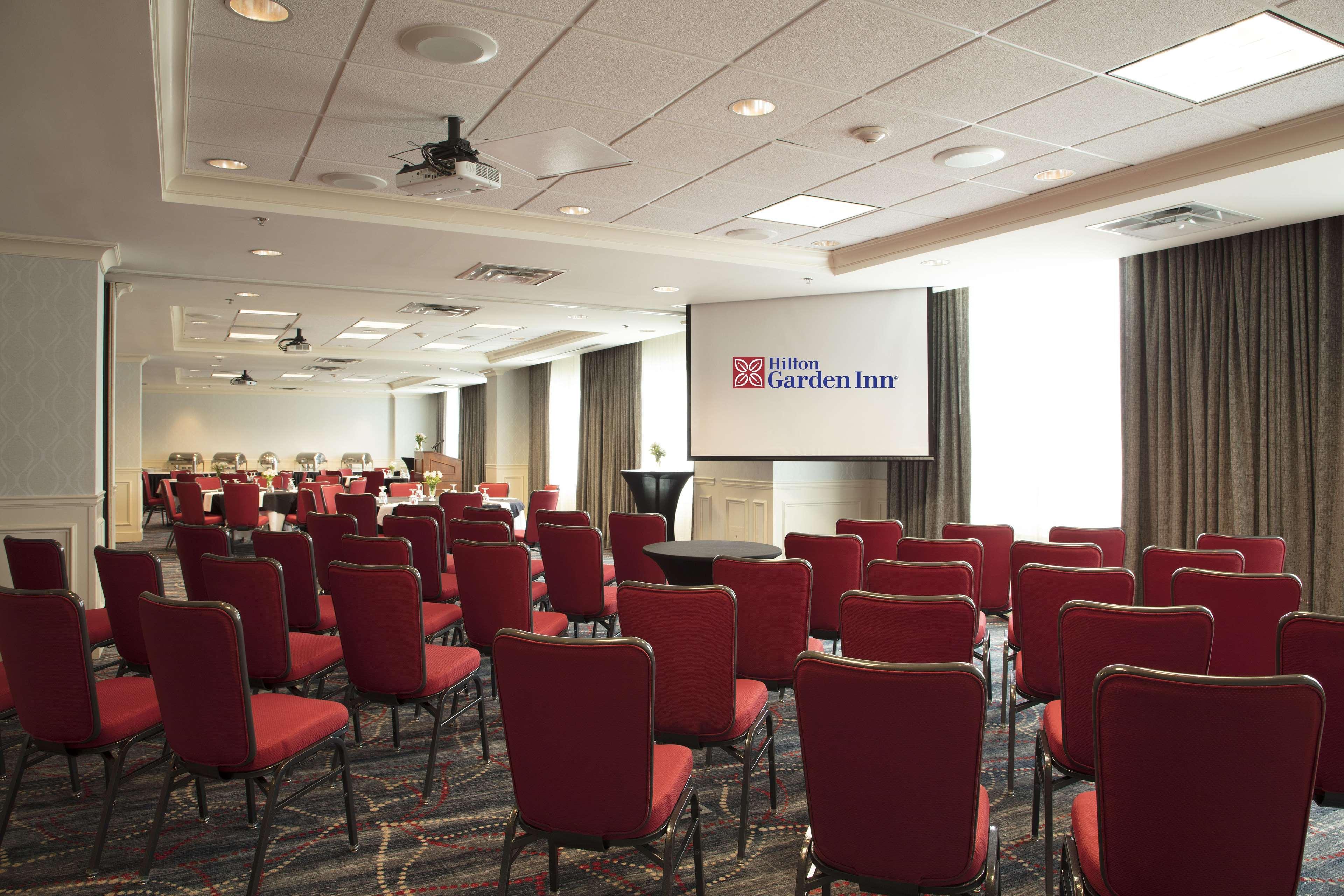 Centro de Negocios Hilton Garden Inn Athens Downtown