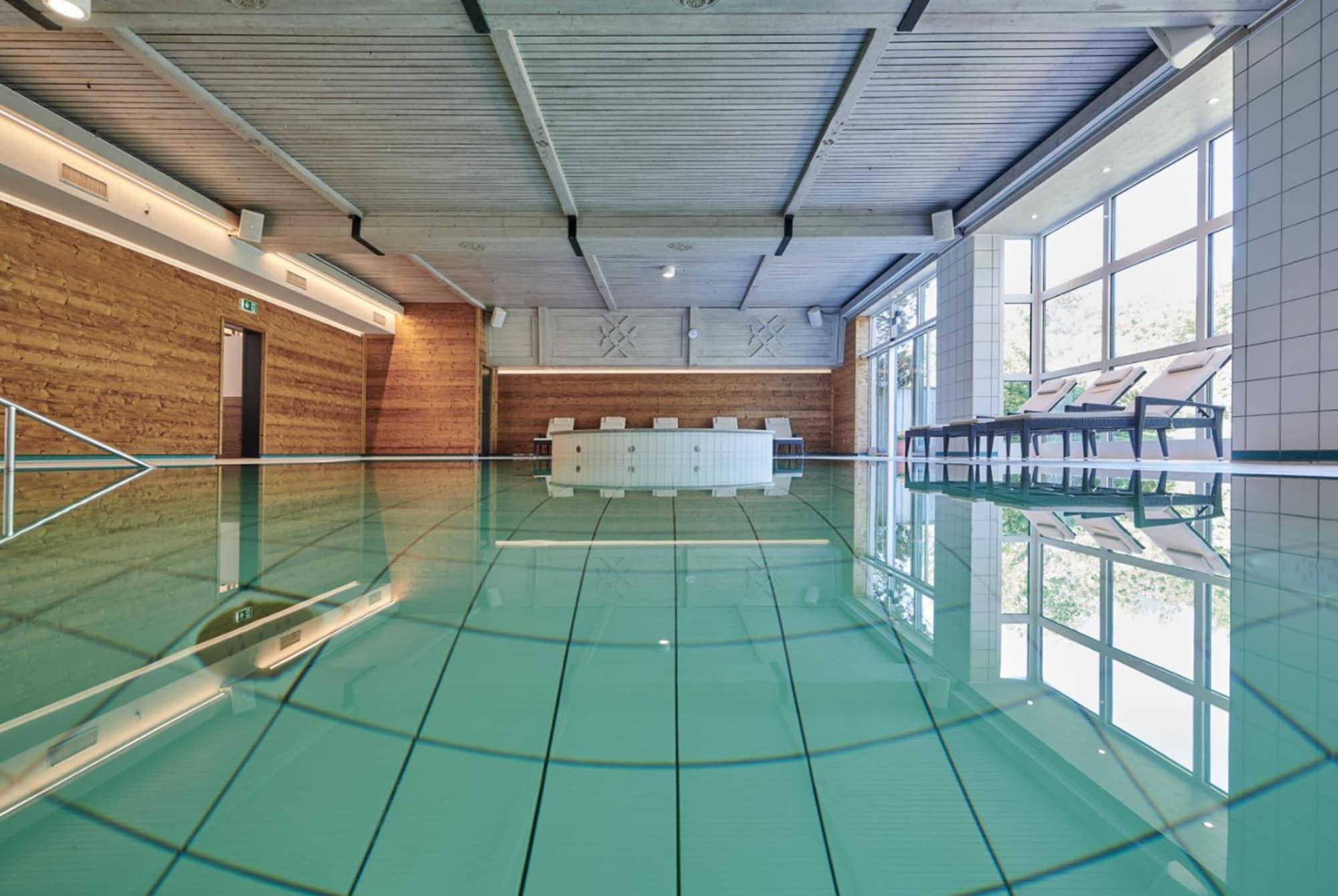 Vista Piscina Hotel Bannwaldsee
