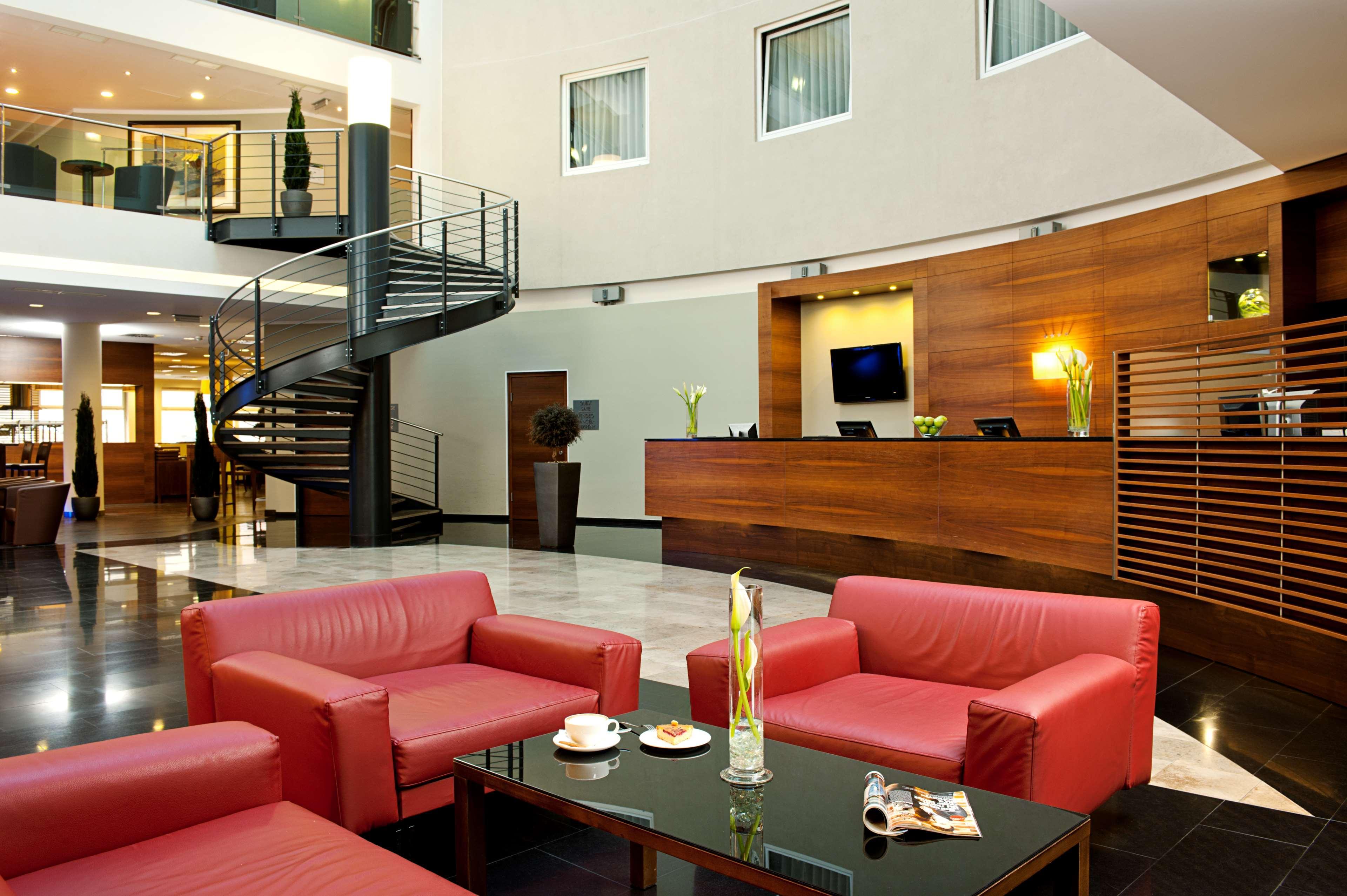 Vista Lobby NH Budapest City
