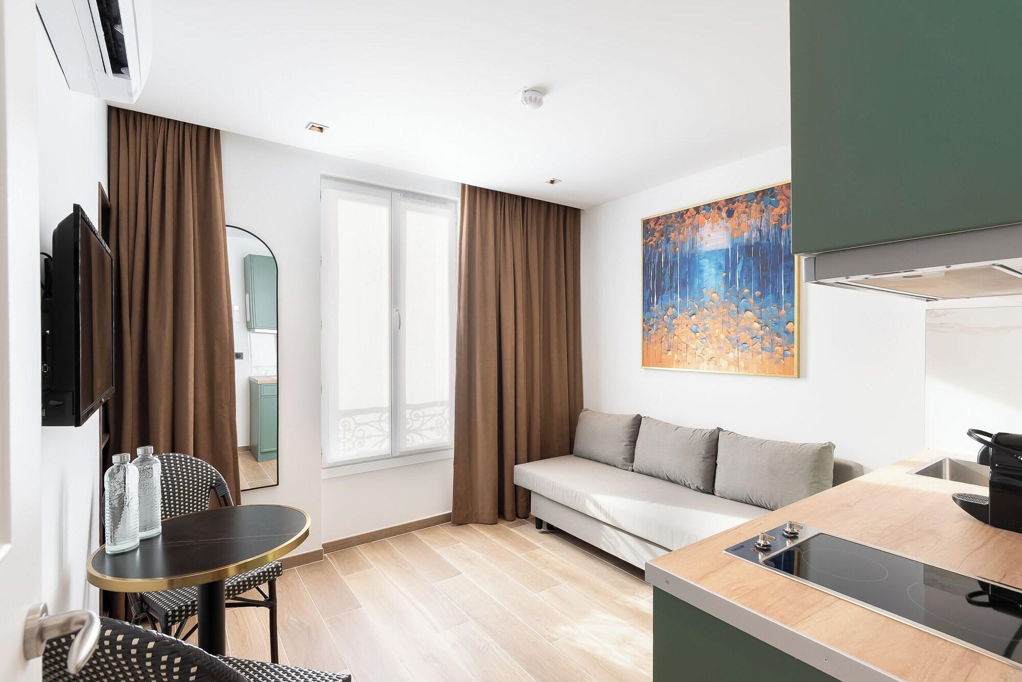Varios Les Suites Tour Eiffel