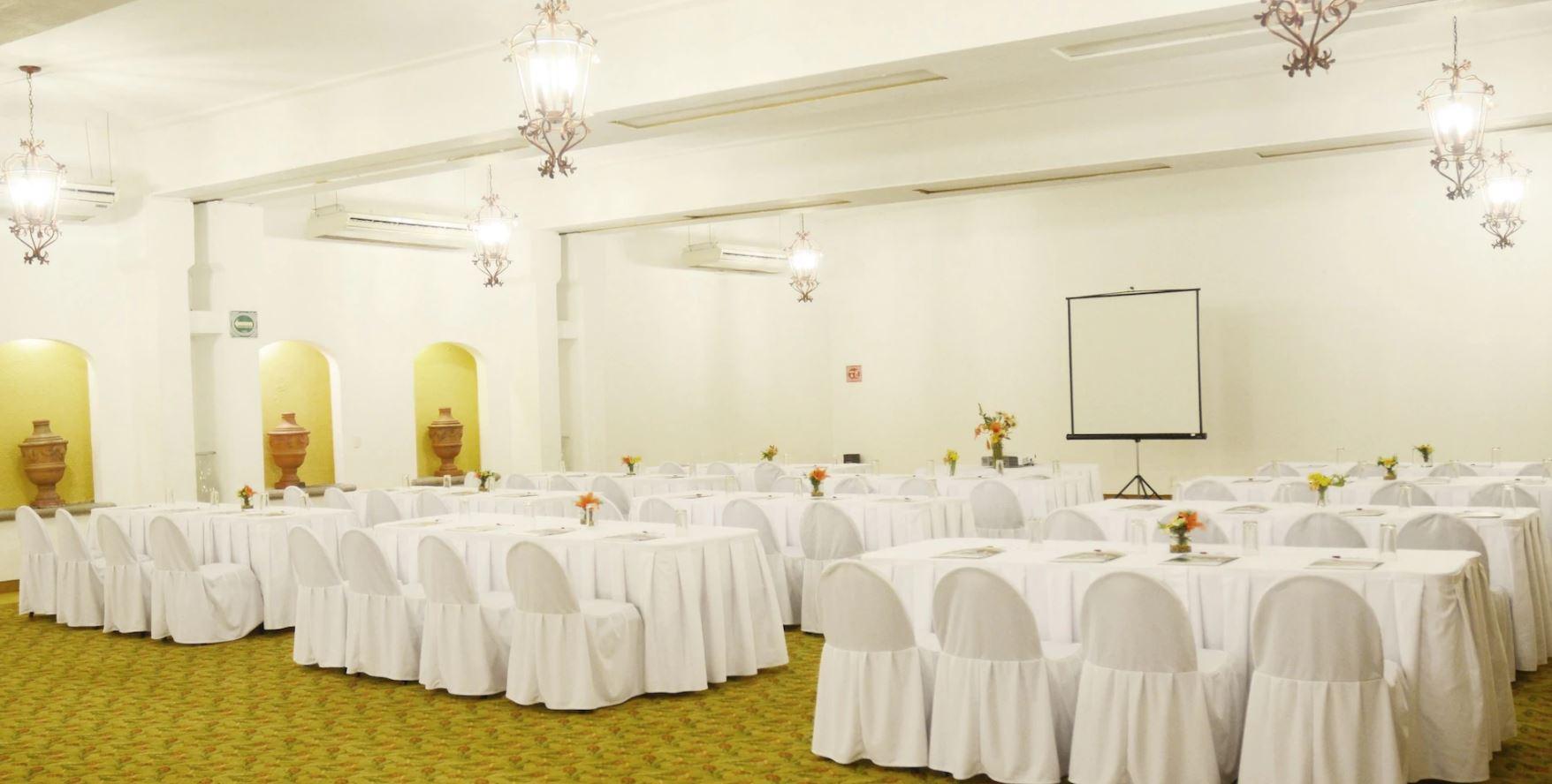 Sala de Reuniones Misión Grand Cuernavaca