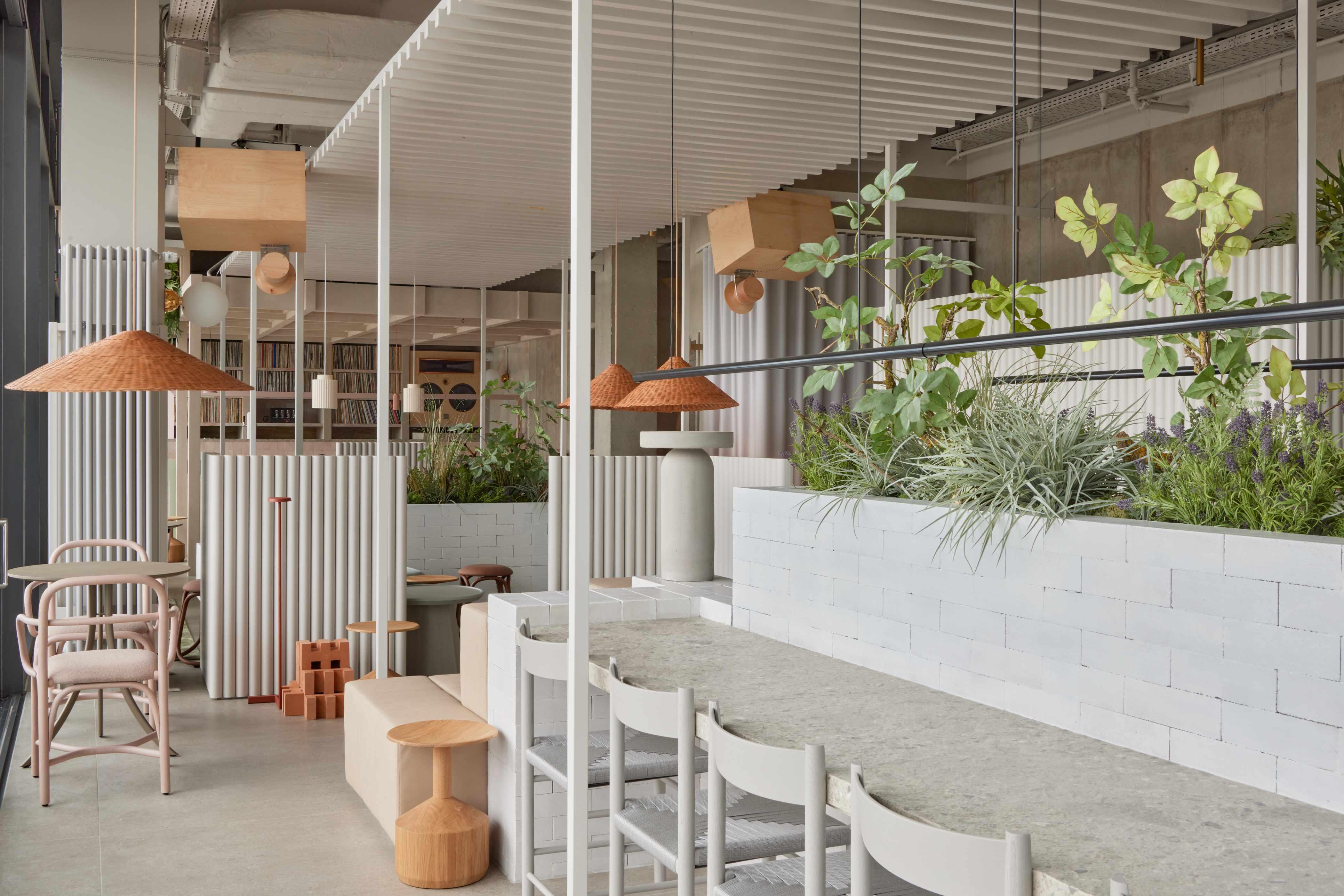 Restaurant Locke at East Side Gallery